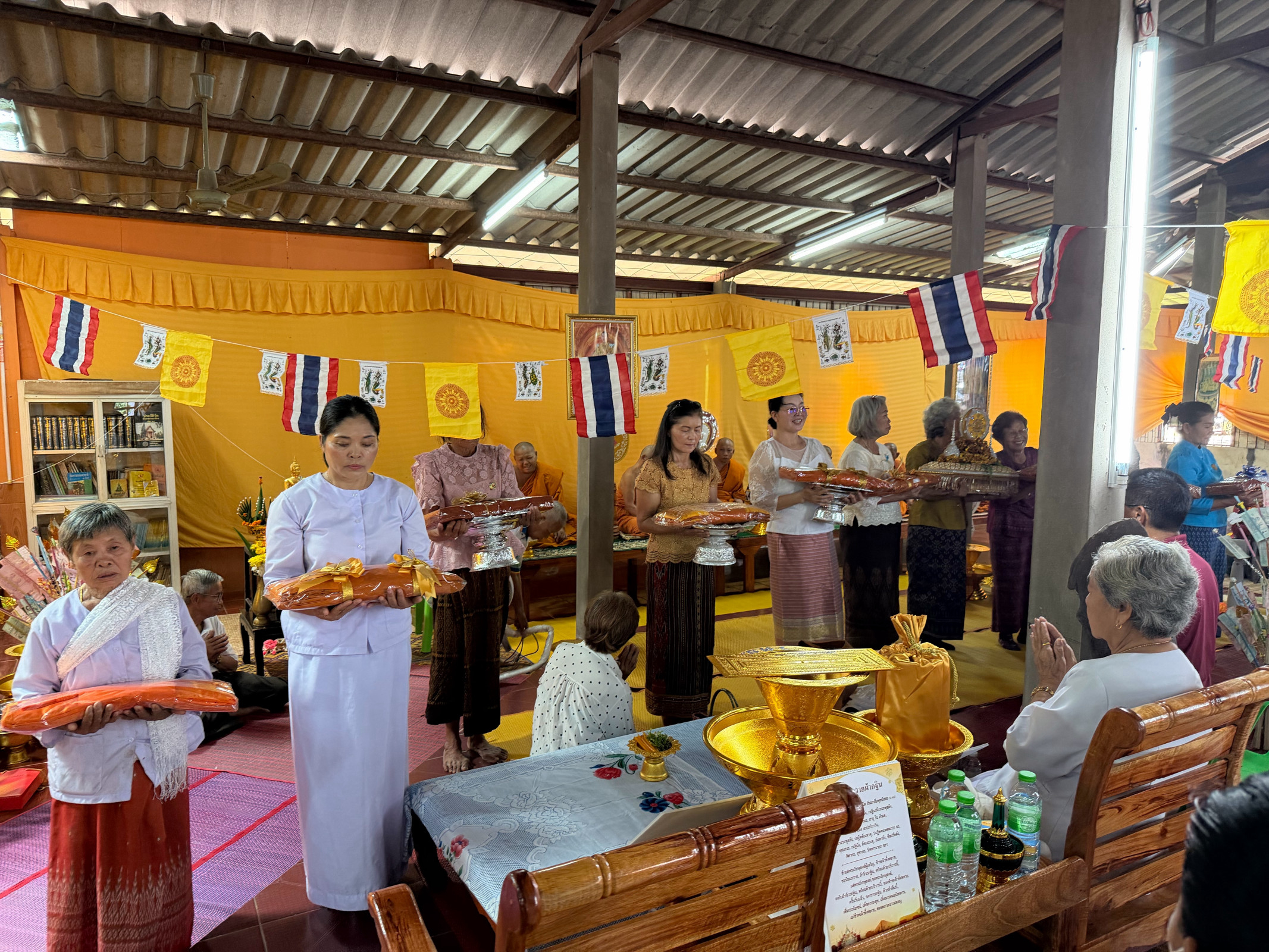 ภาพร่วมพิธีกรรมวัดตนเย็นนา