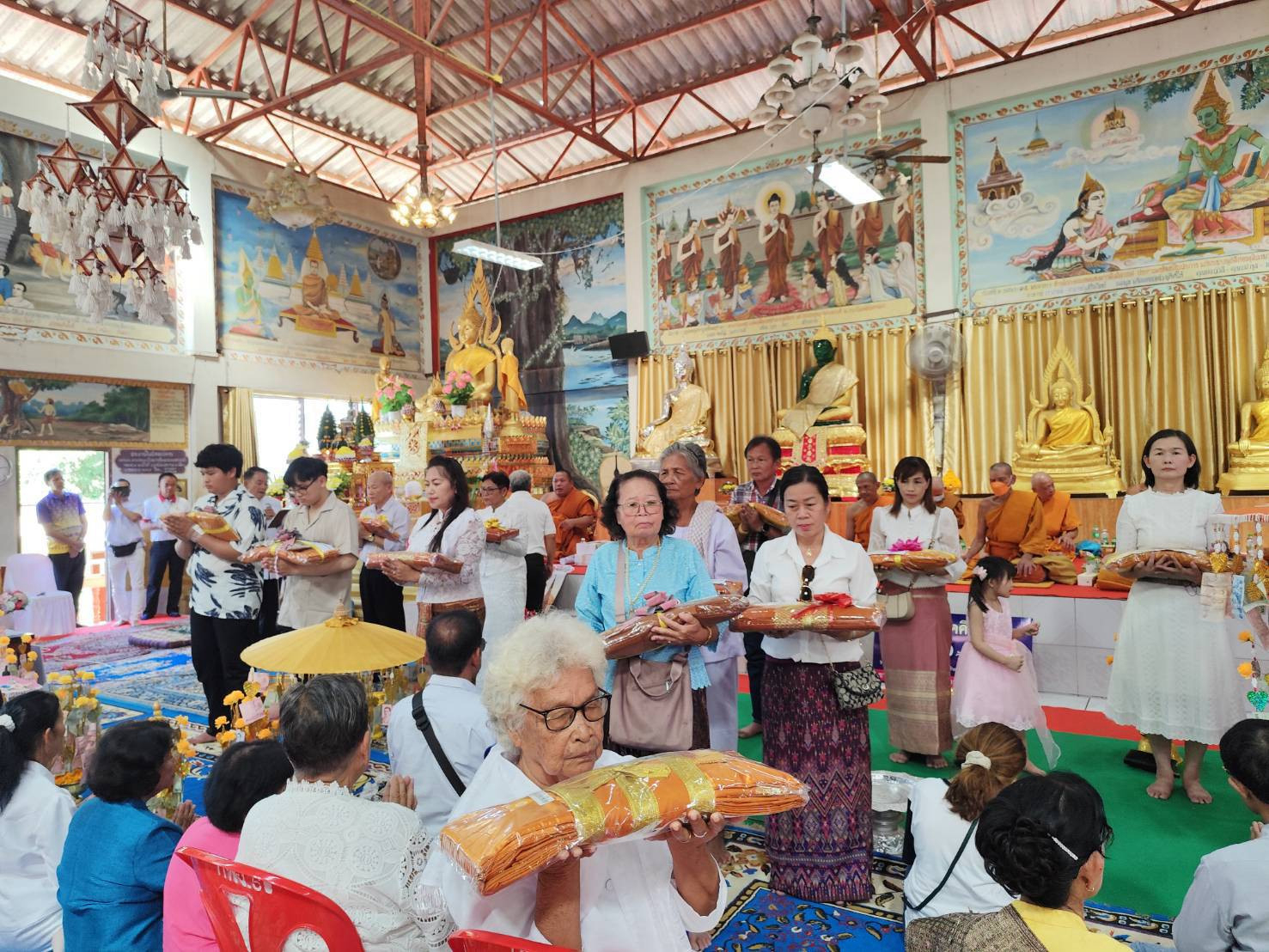 ภาพร่วมพิธีกรรมวัดอรัญญิกาวาส