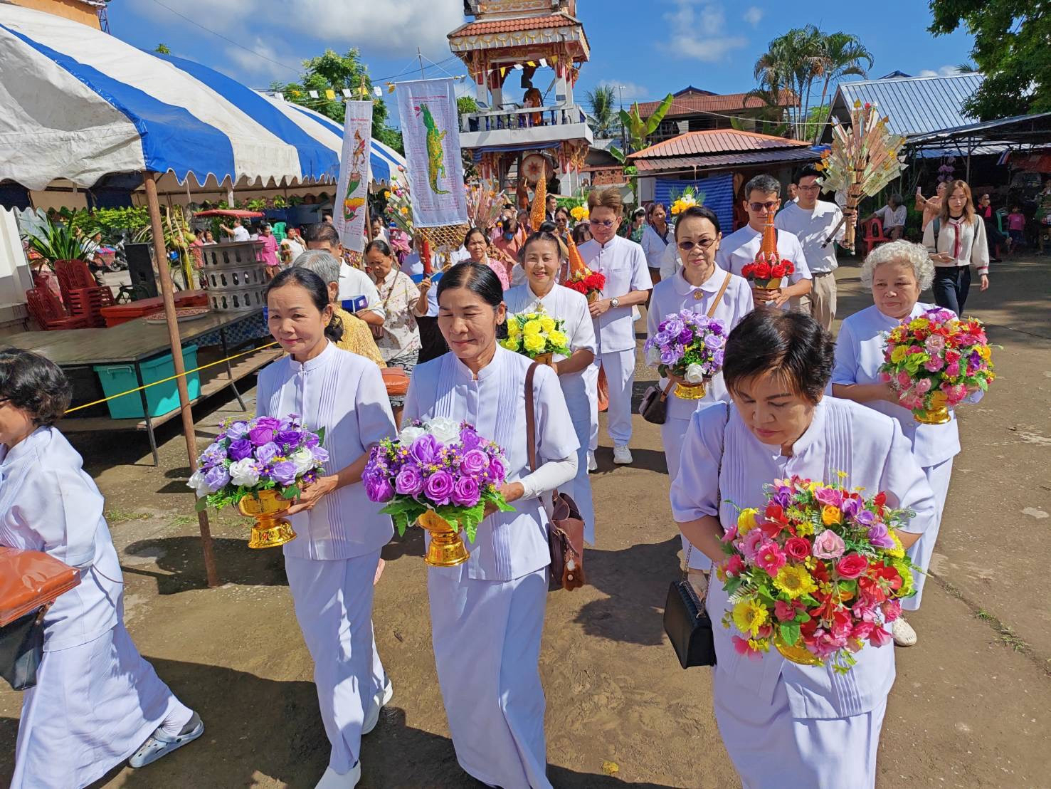 ภาพร่วมพิธีกรรมวัดหนองเตาเหล็ก