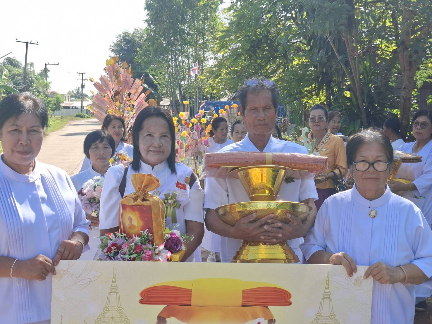 ภาพร่วมพิธีกรรมวัดโพธิสมภรณ์