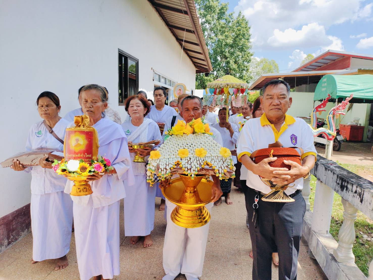 ภาพร่วมขบวนกฐินที่พักสงฆ์สุทธีธรรมาราม