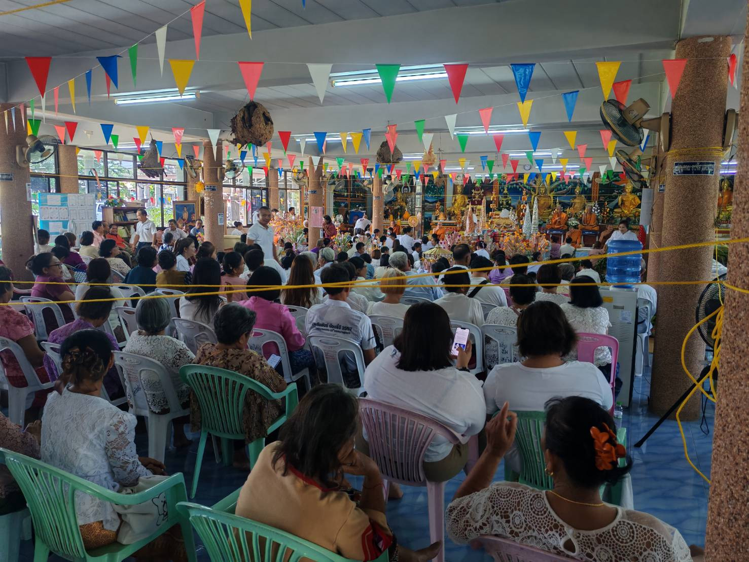 ภาพร่วมพิธีกรรมวัดศรีลาวรรณ