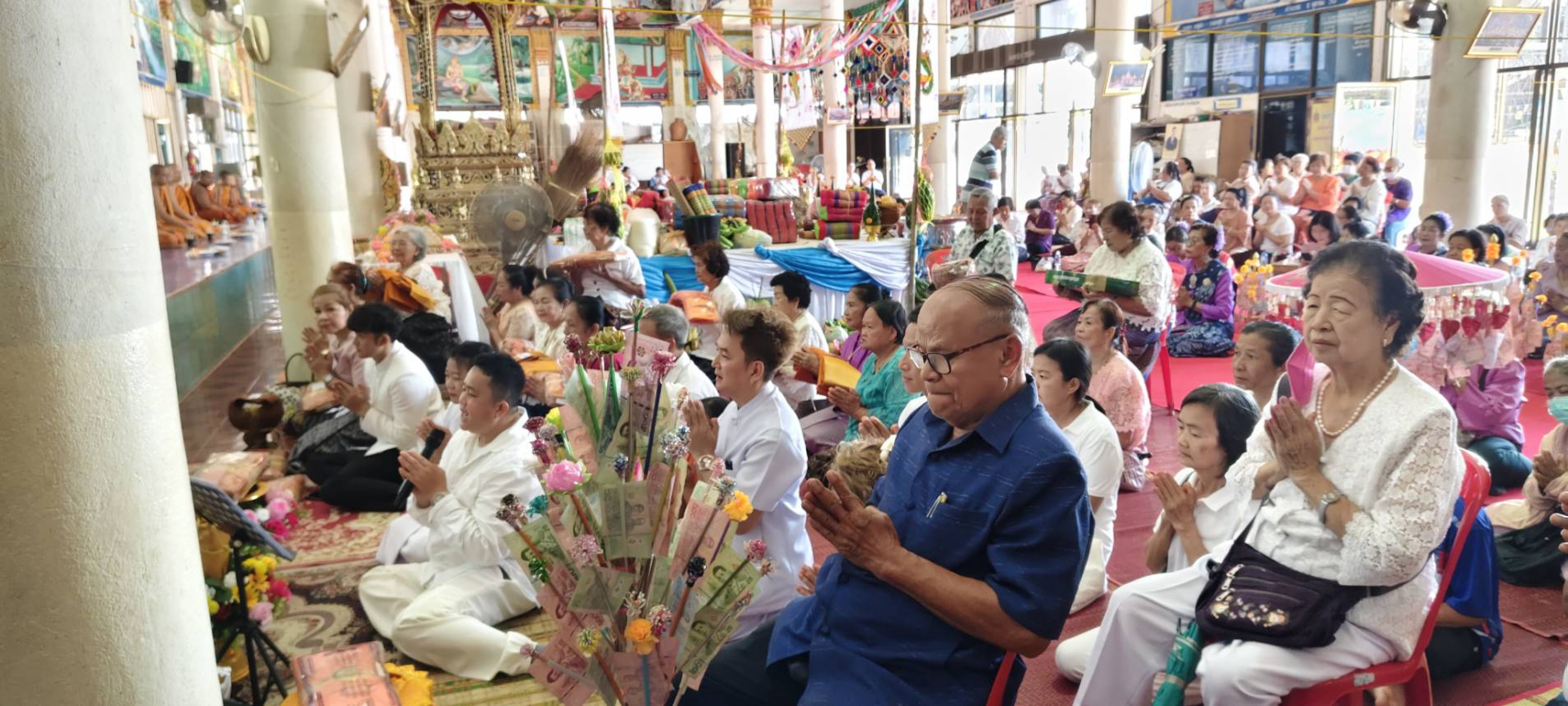 ภาพร่วมพิธีกรรมวัดสว่างสันติธรรม