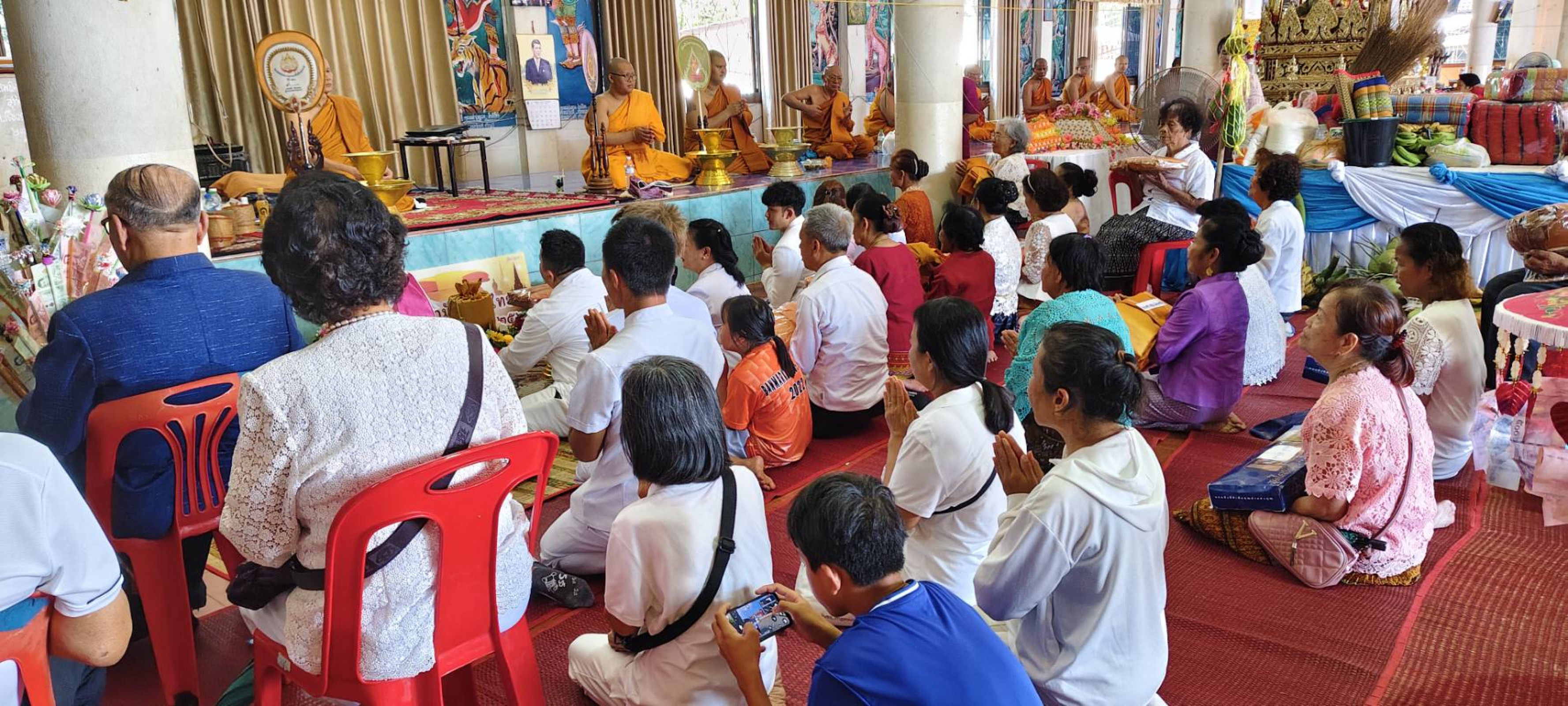 ภาพร่วมพิธีกรรมวัดสว่างสันติธรรม