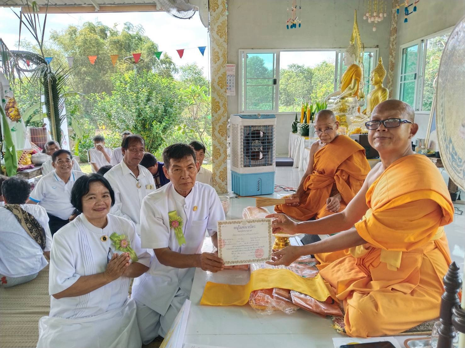 ภาพร่วมพิธีกรรมศูนย์ปฏิบัติธรรมห้วยทรายขาว