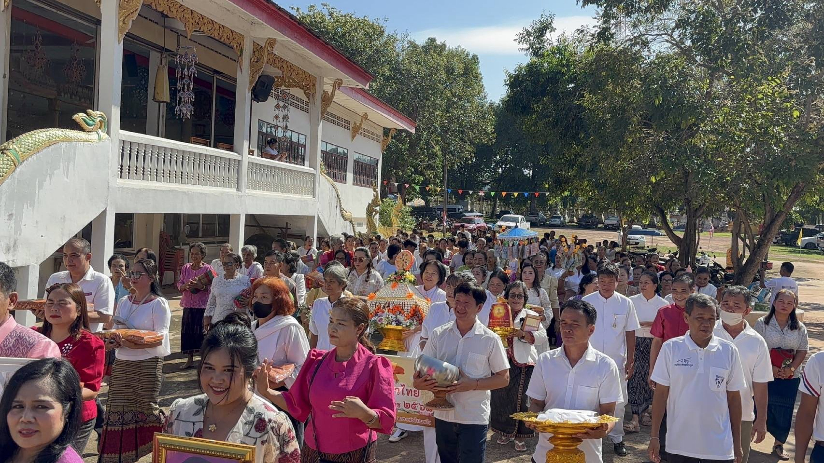 ภาพร่วมพิธีกรรมวัดศรีสว่างบรมสุข