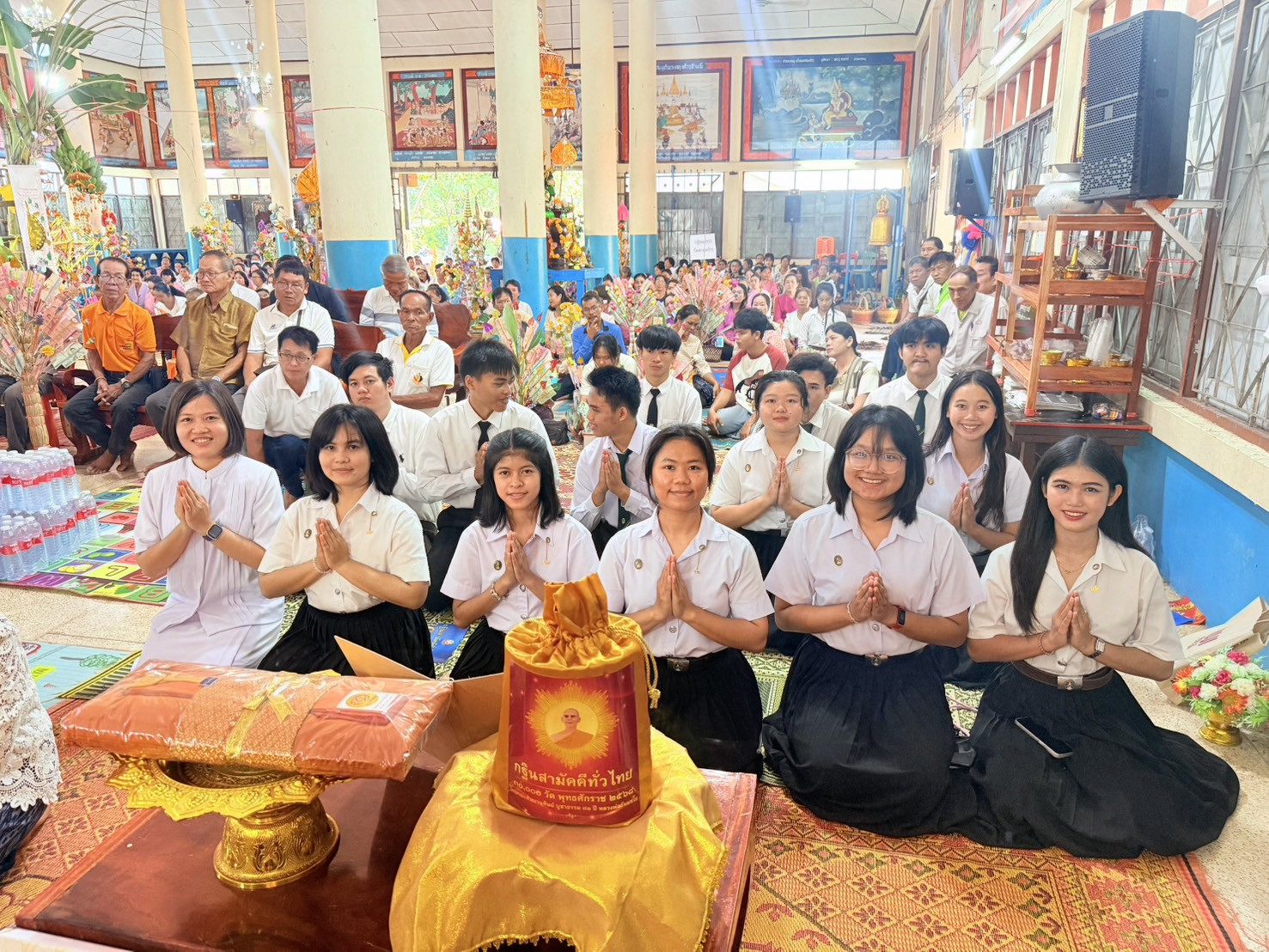 ภาพร่วมพิธีกรรมวัดสามพร้าว