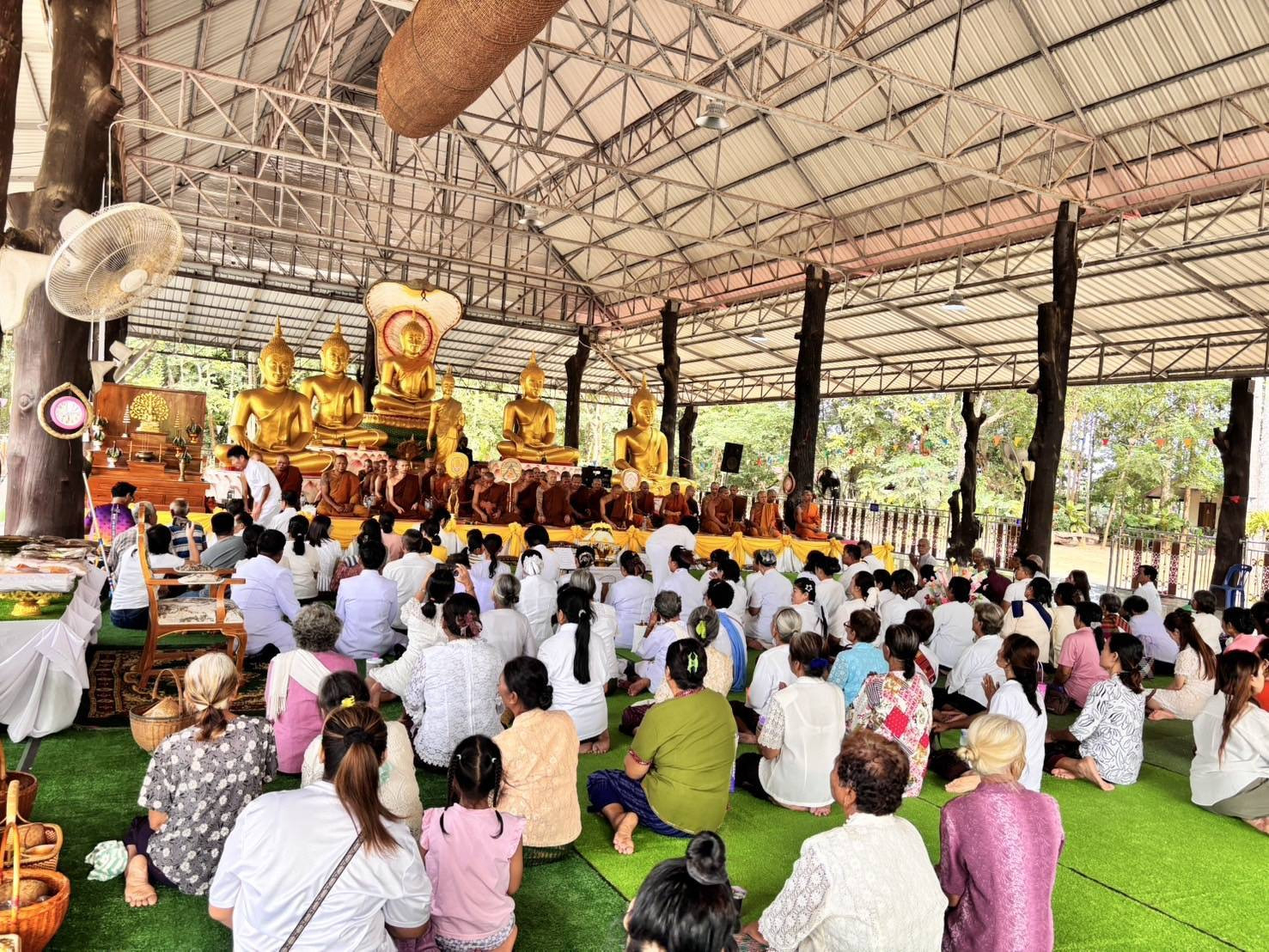 ภาพร่วมพิธีกรรมวัดราษฎร์สามัคคีธรรม