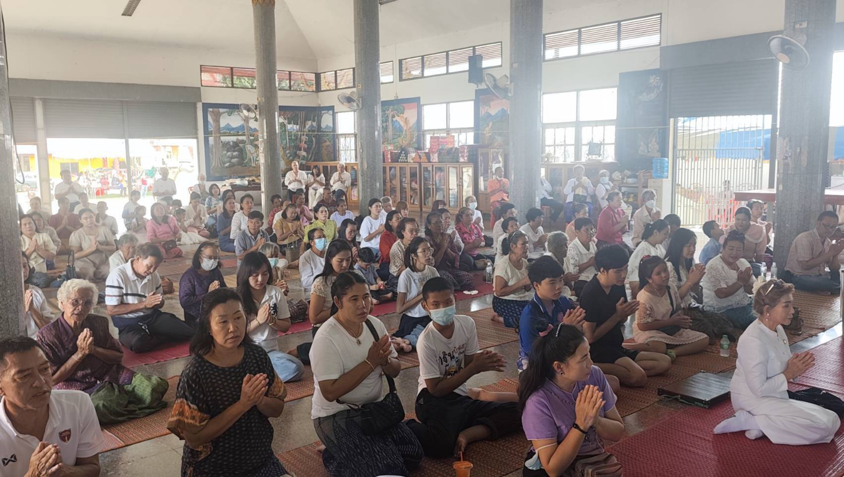 ภาพร่วมพิธีกรรมวัดดอนอีไข