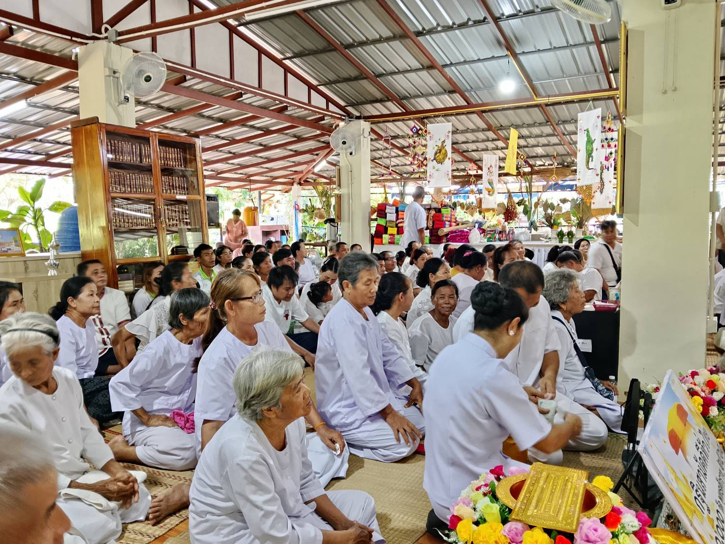 ภาพร่วมพิธีกรรมวัดป่าอินทร์นิมิต