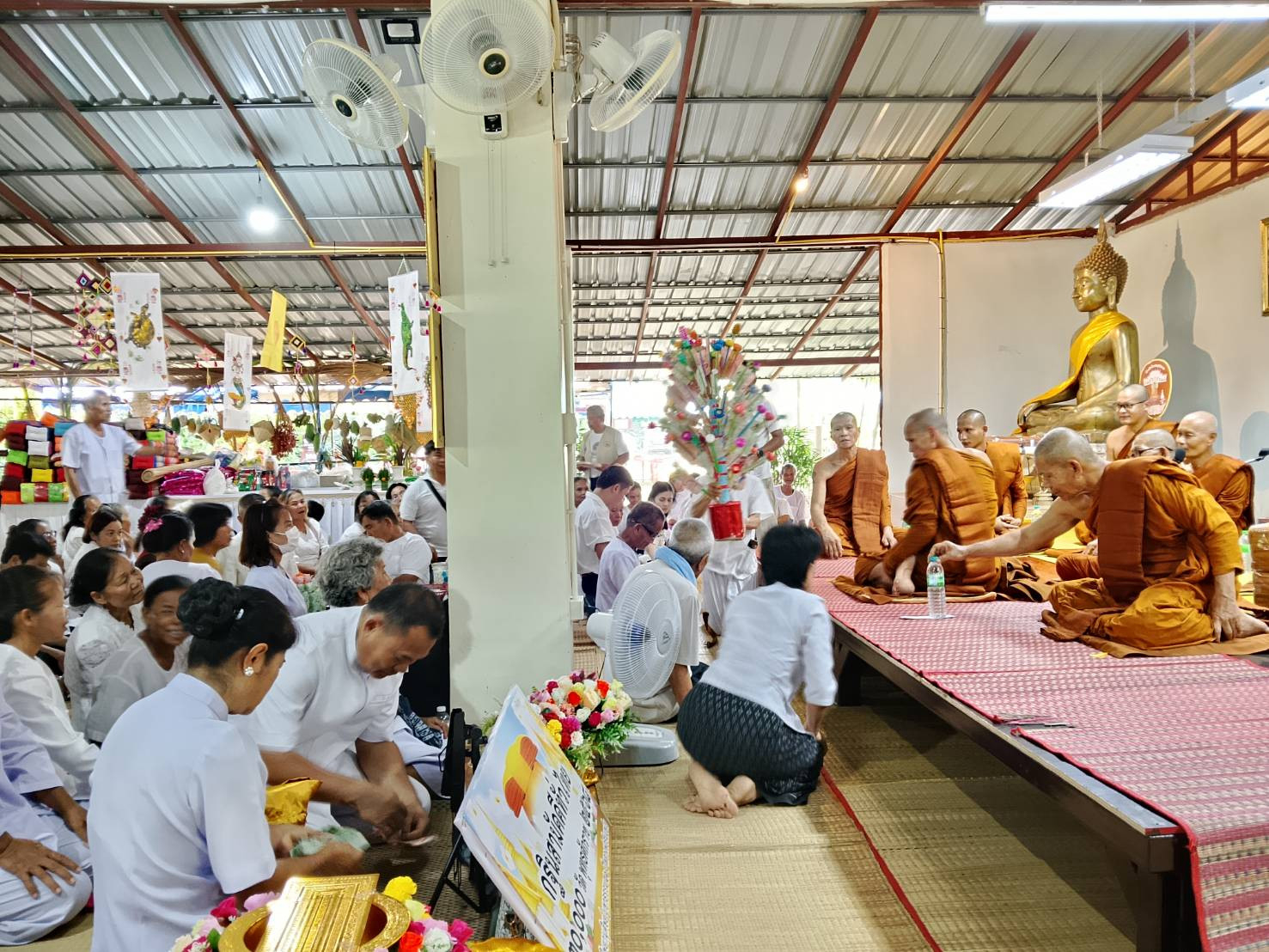 ภาพร่วมพิธีกรรมวัดป่าอินทร์นิมิต