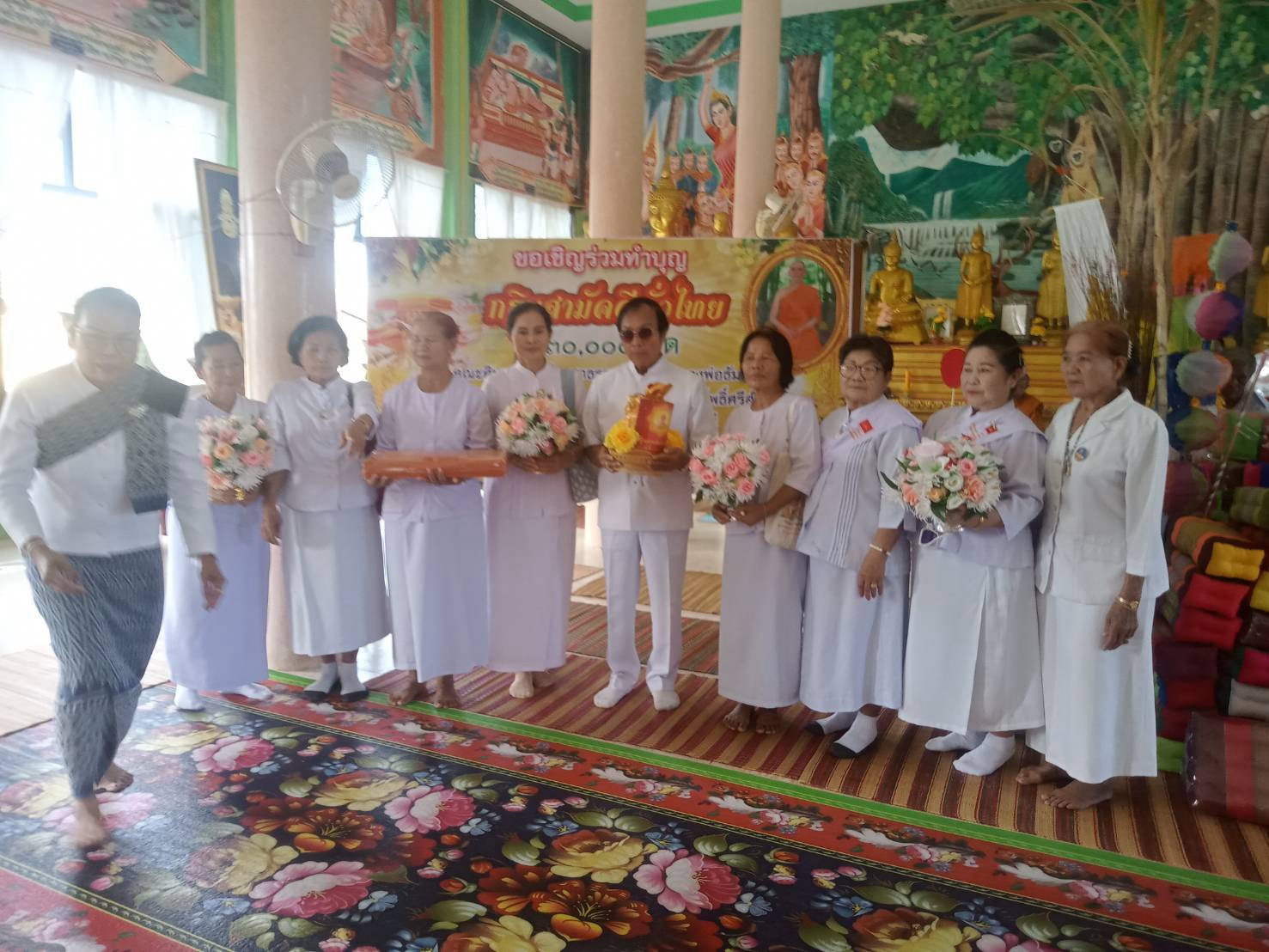 ภาพร่วมพิธีกรรมวัดสว่างอรุณ