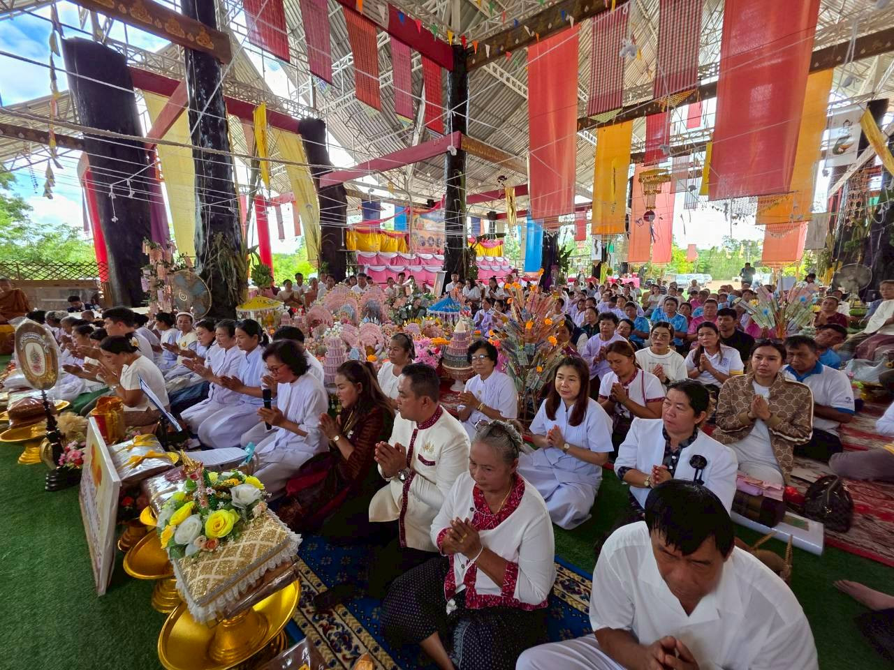 ภาพร่วมพิธีกรรมวัดป่าคลองธรรม