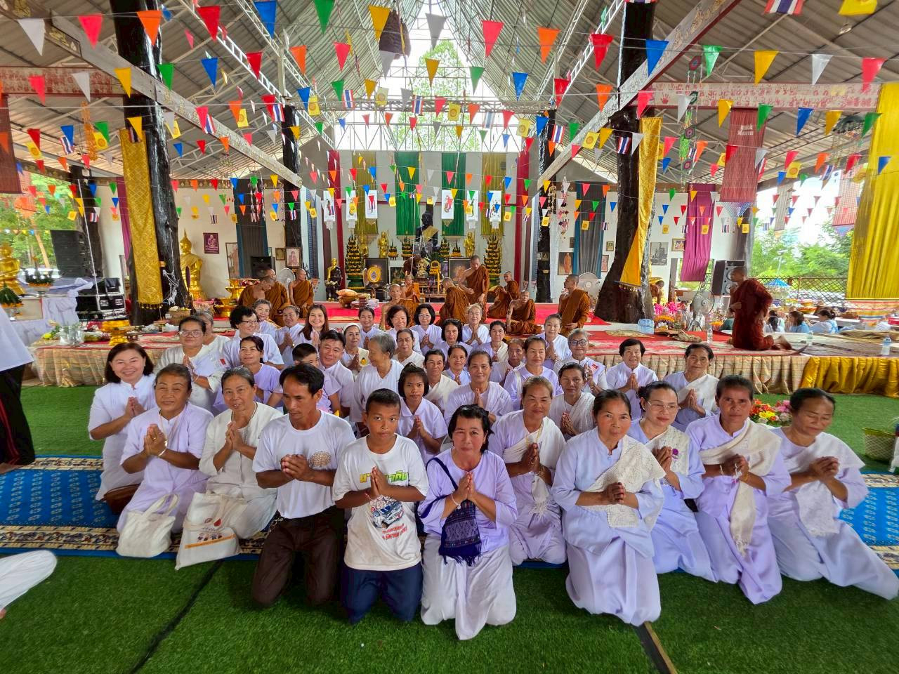 ภาพร่วมพิธีกรรมวัดป่าคลองธรรม