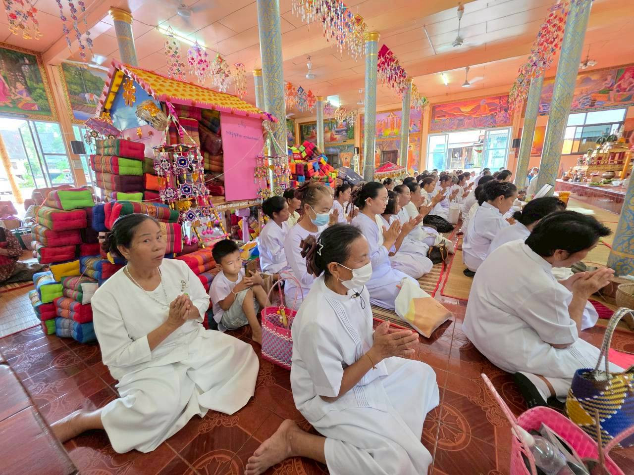 ภาพร่วมพิธีกรรมวัดสว่างอัมพวัน