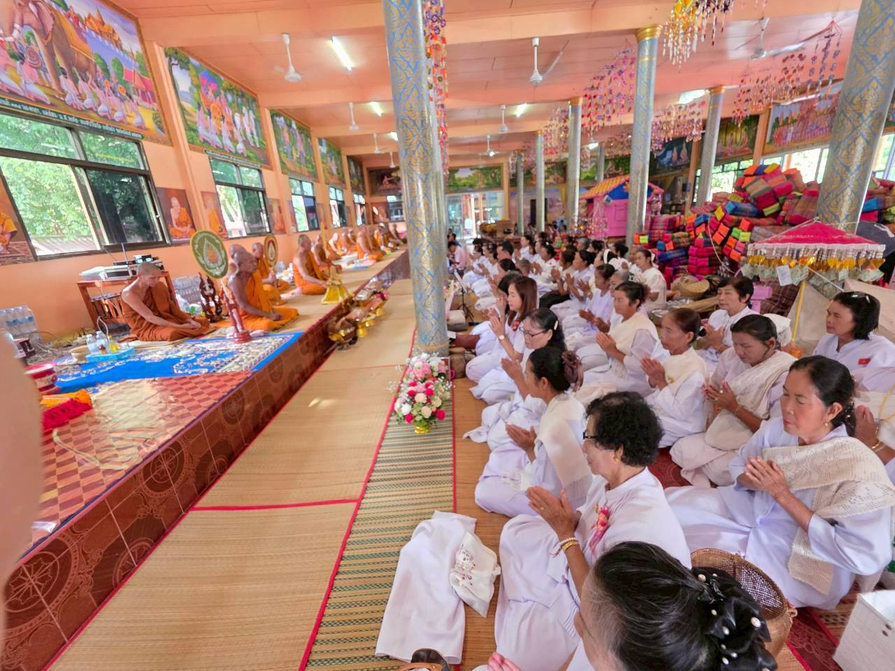 ภาพร่วมพิธีกรรมวัดสว่างอัมพวัน