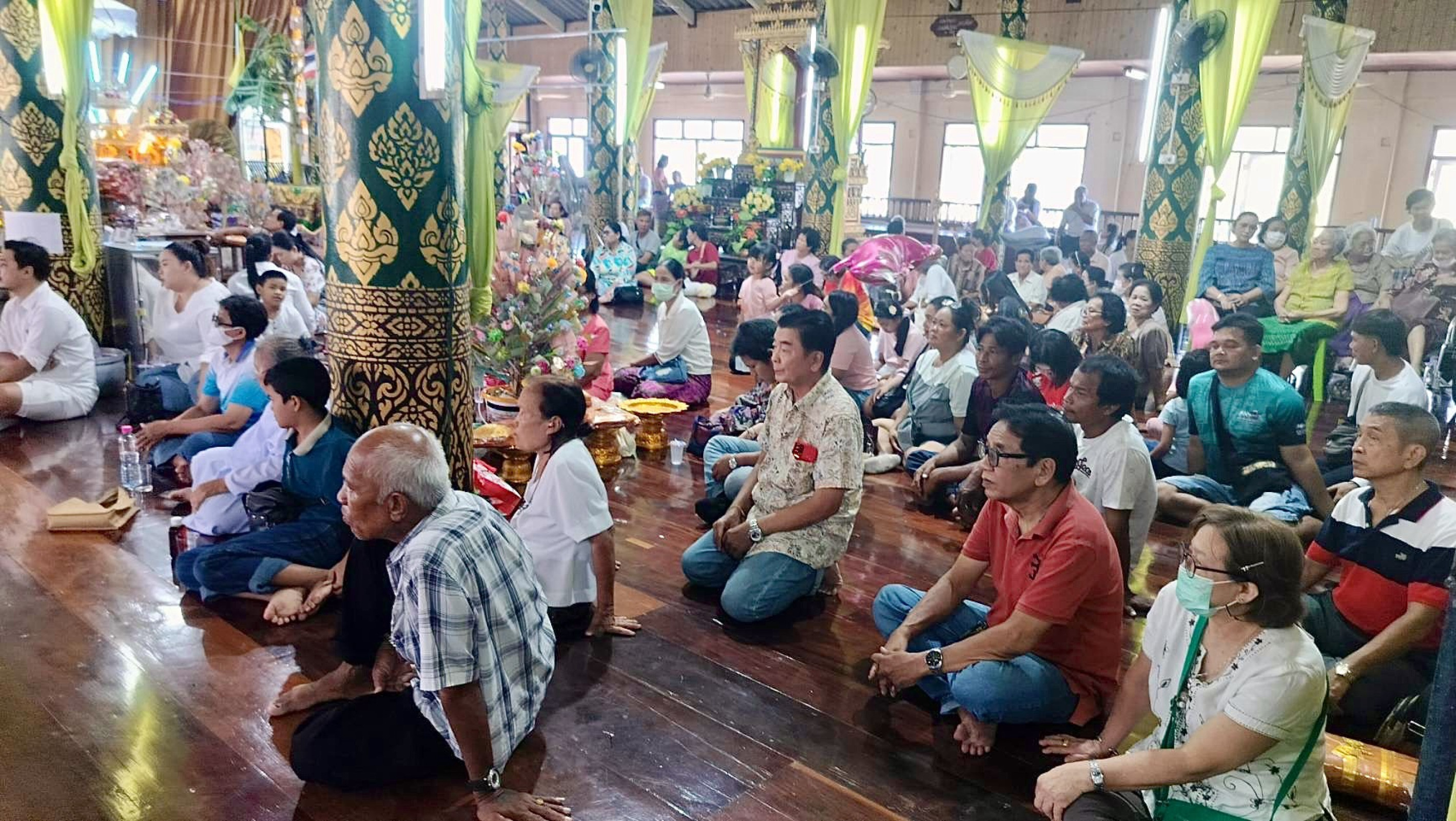 ภาพร่วมพิธีกรรมวัดเจ้าแปดทรงไตรย์