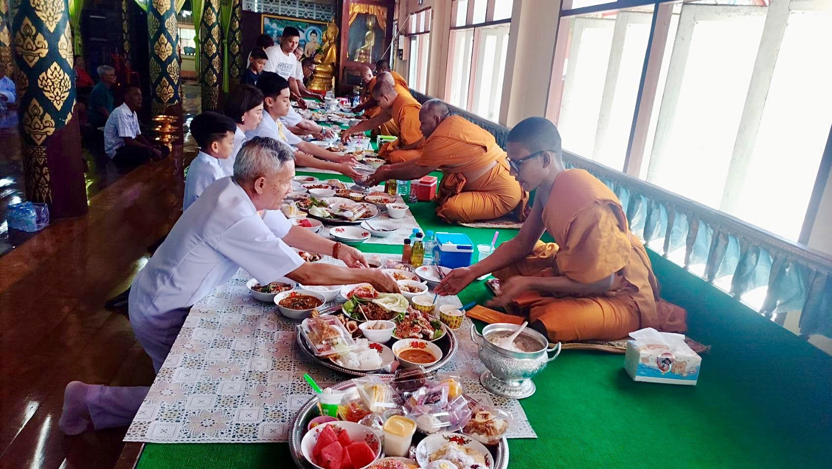 ภาพร่วมพิธีกรรมวัดเจ้าแปดทรงไตรย์