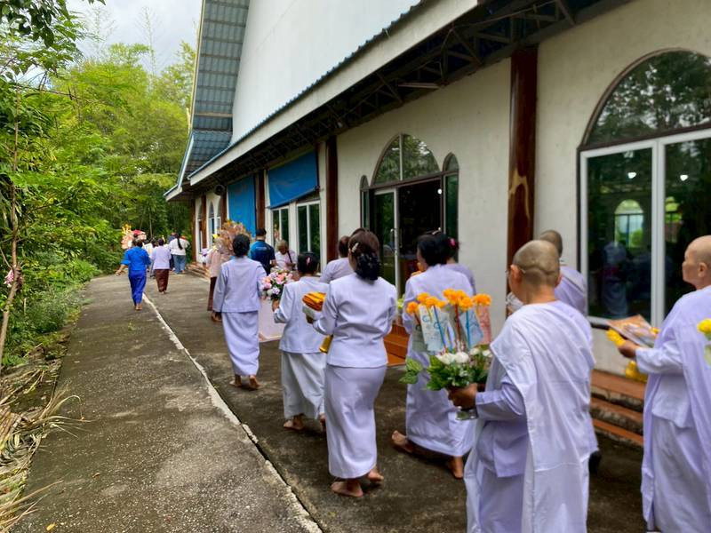 ภาพร่วมขบวนกฐินวัดดงเย็นพัฒนาธรรม (ภูน้อย)