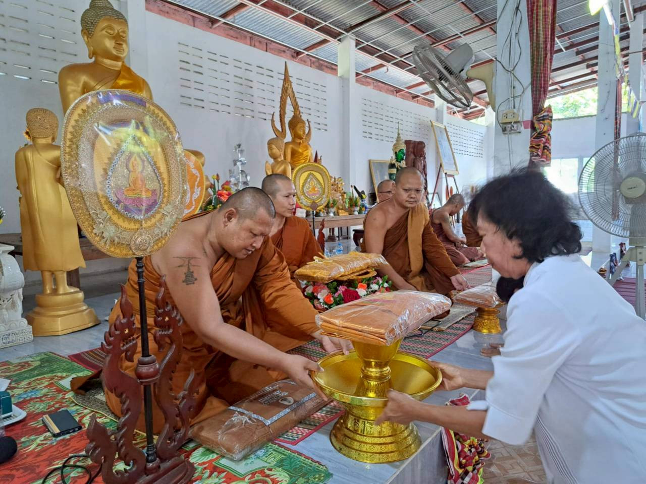 ภาพร่วมพิธีกรรมวัดดอยนางหงษ์ภาวนา