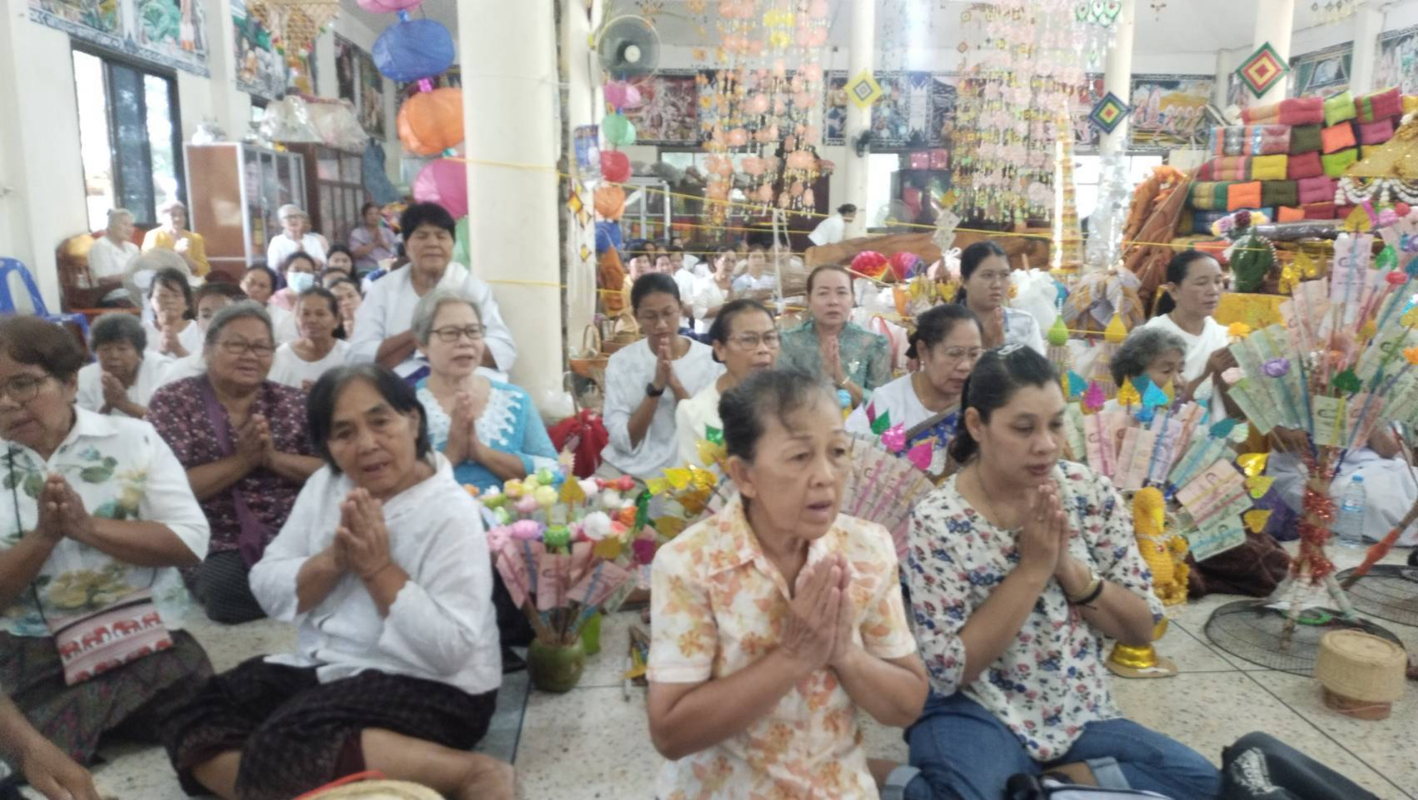 ภาพร่วมพิธีกรรมวัดโพธิ์ชัย