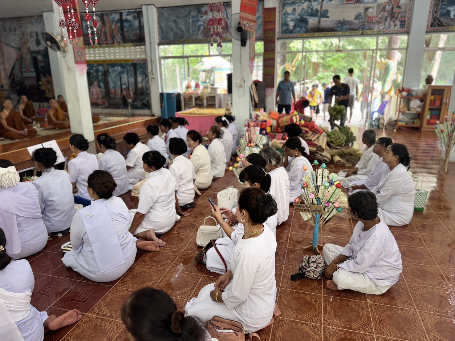 ภาพร่วมพิธีกรรมวัดป่าโคกสุวรรณ