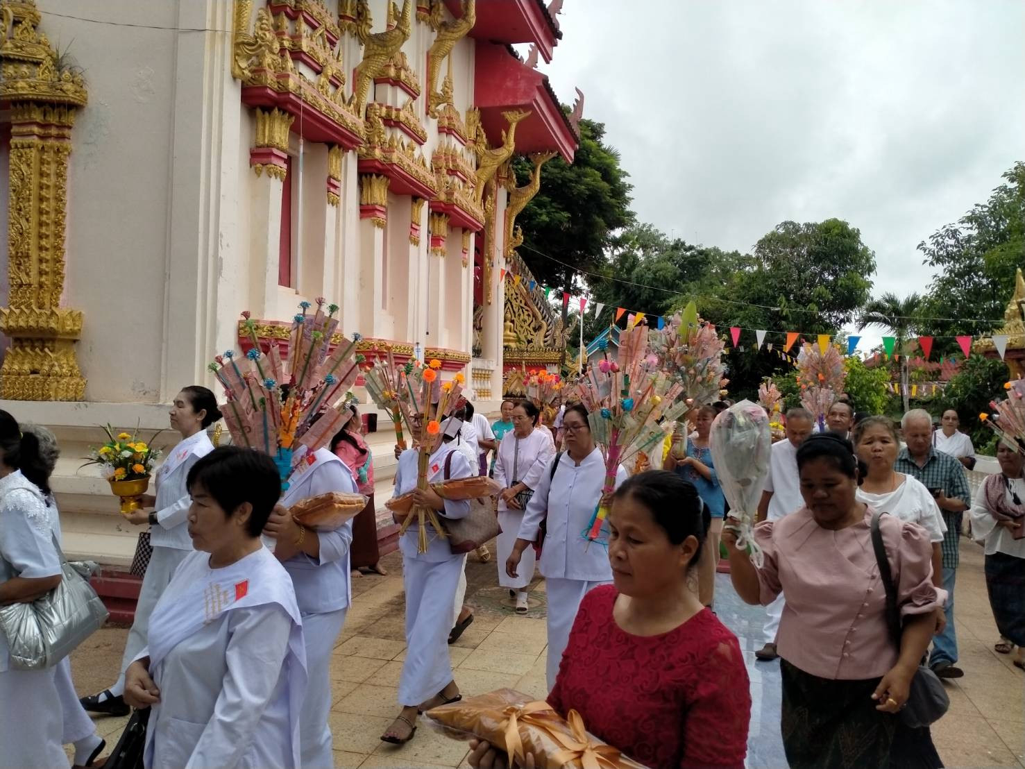 ภาพร่วมพิธีกรรมวัดสว่างหายโศก