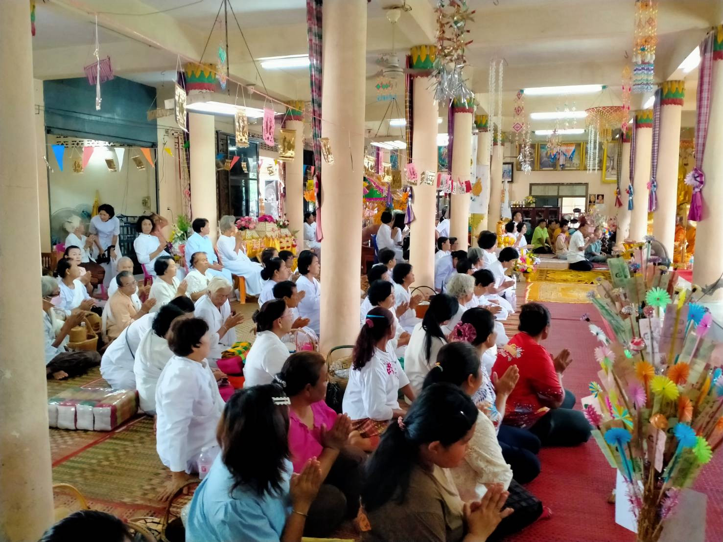 ภาพร่วมพิธีกรรมวัดทุ่งสว่าง