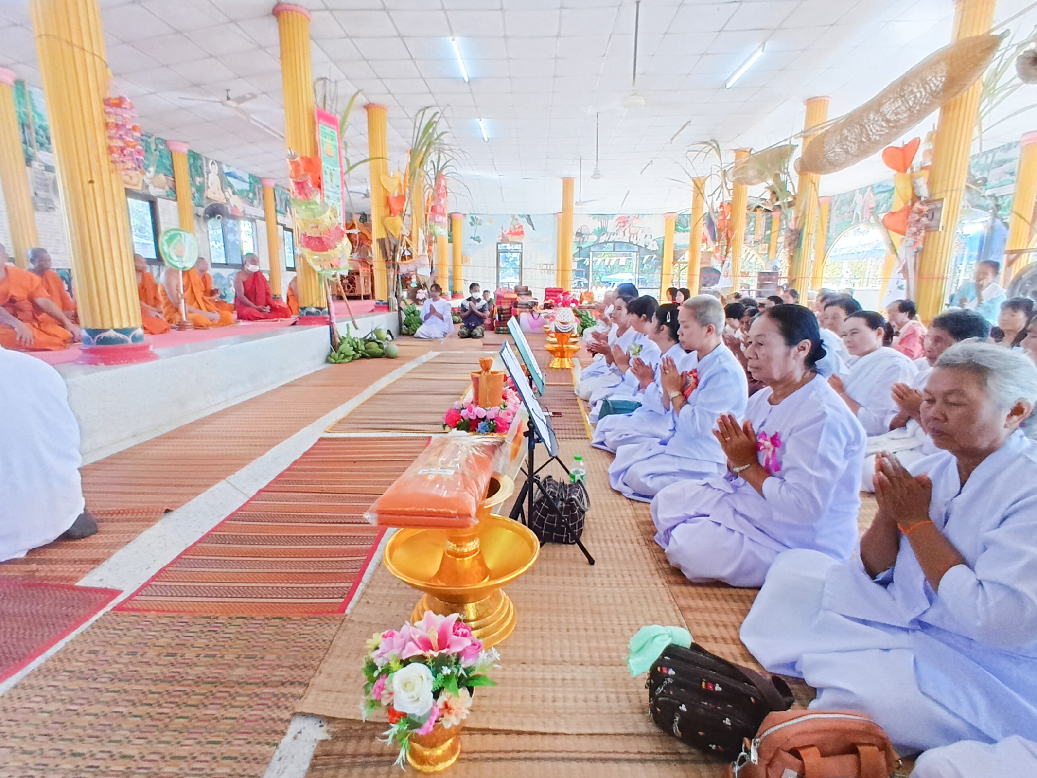 ภาพร่วมพิธีกรรมวัดสว่างพัฒนาราม