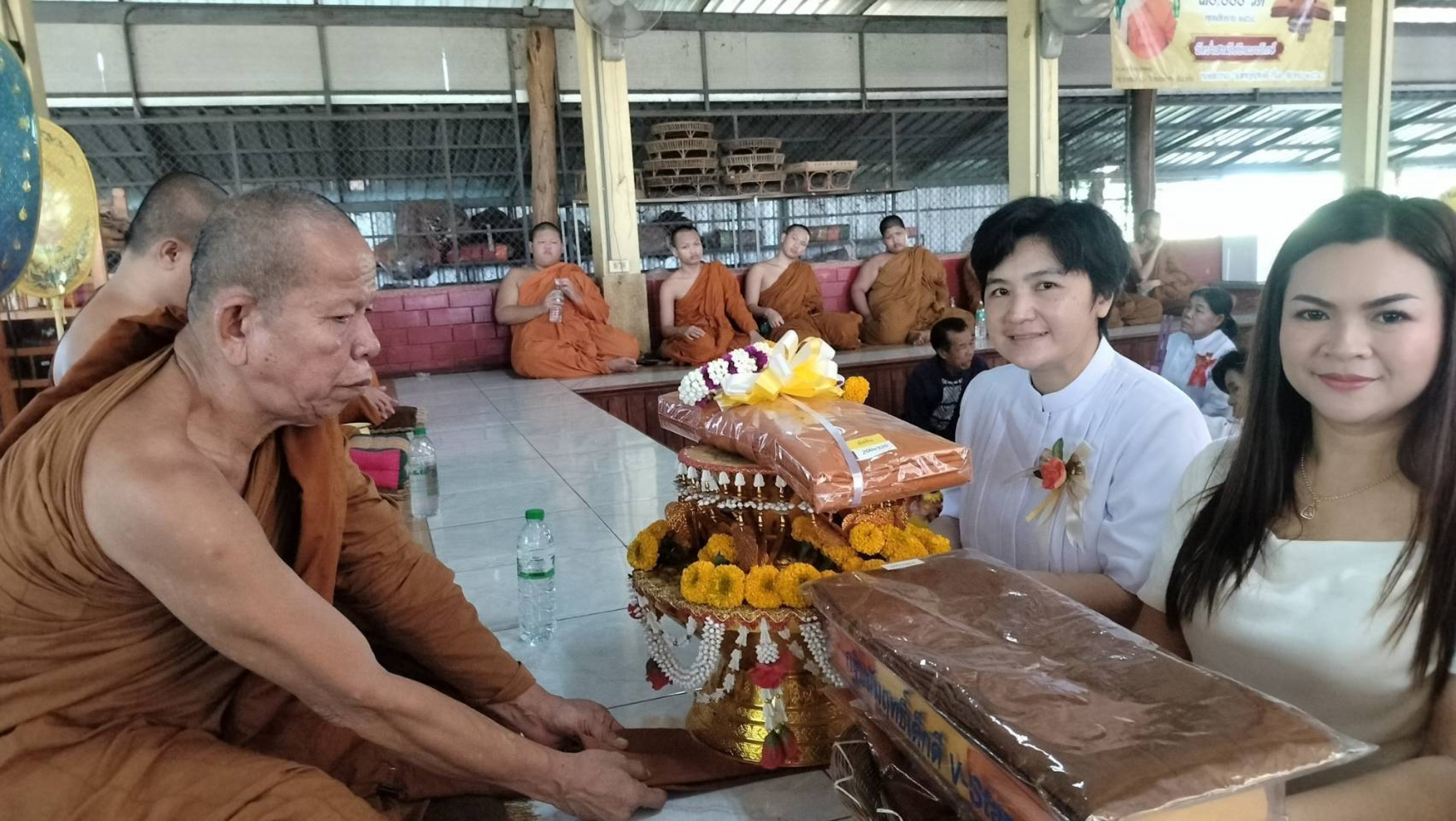 ภาพร่วมพิธีกรรมวัดป่าสามัคคีคณารักษ์