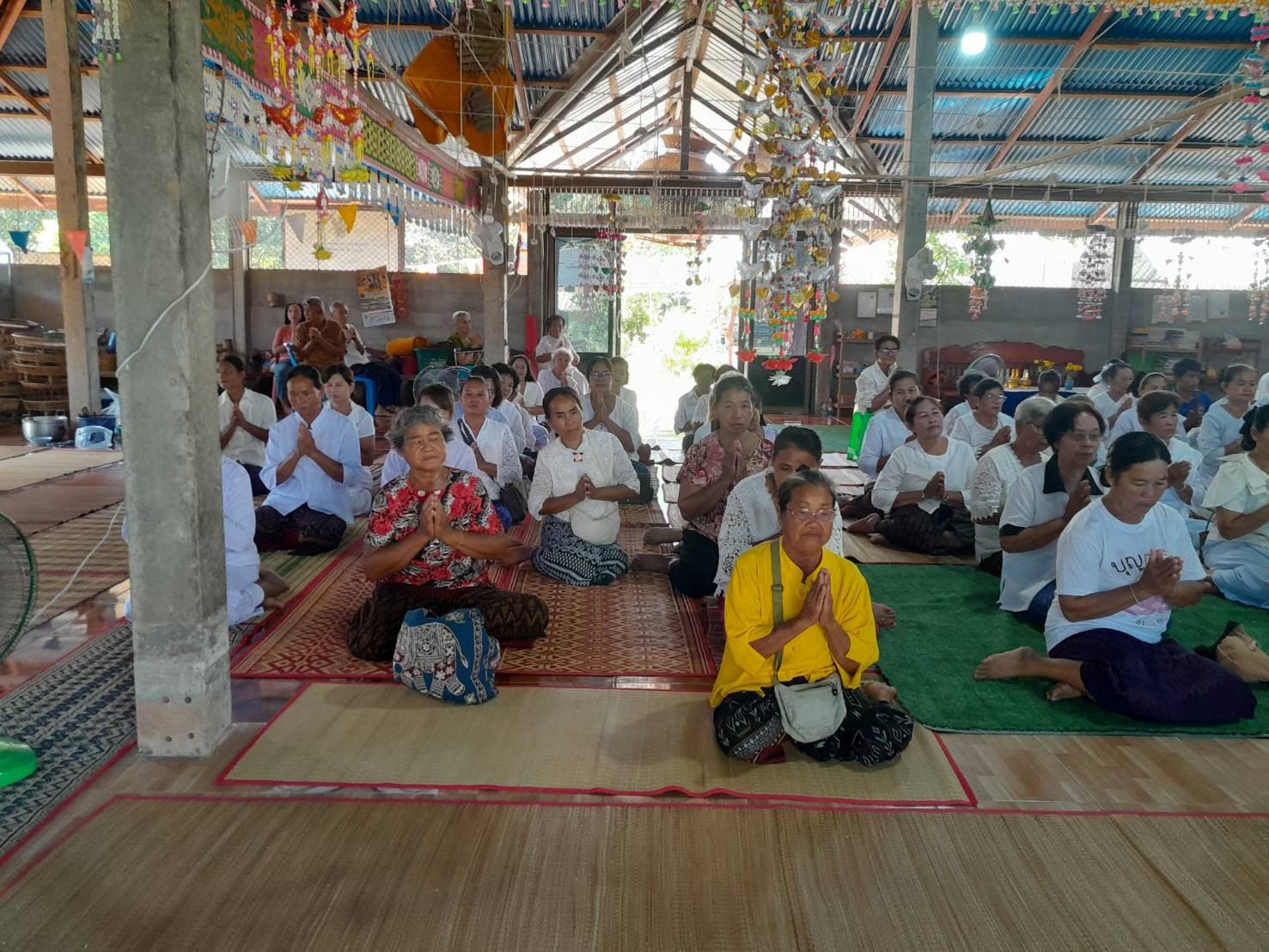 ภาพร่วมพิธีกรรมวัดมีชัยสามัคคีธรรม