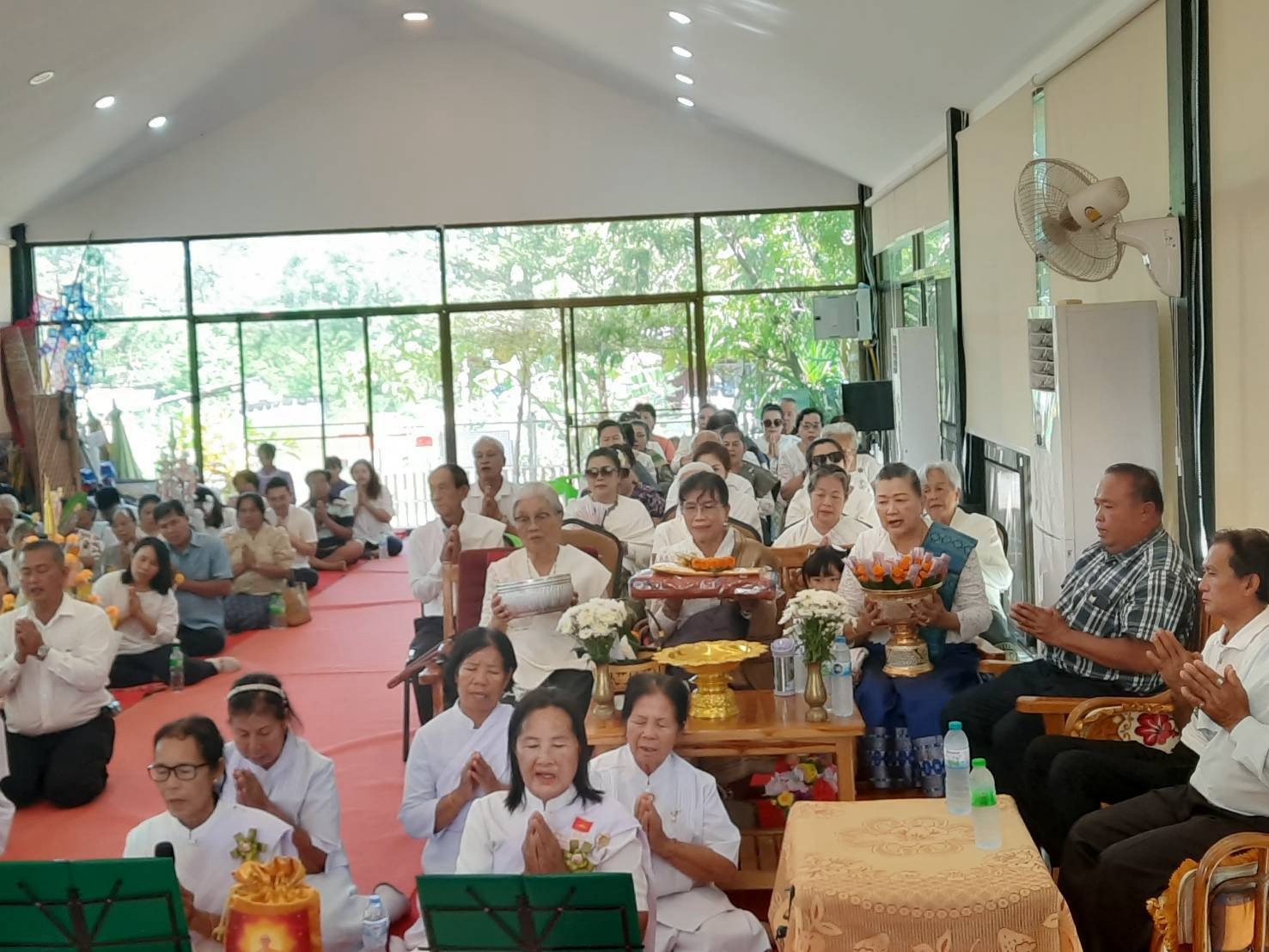 ภาพร่วมพิธีกรรมวัดเมตตาธรรมอนาลโย