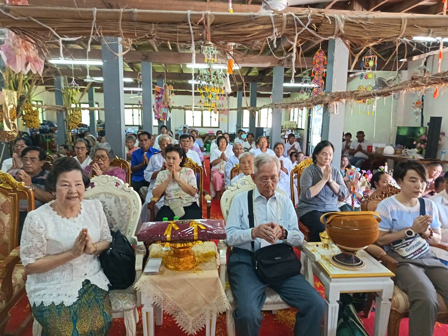 ภาพร่วมพิธีกรรมวัดดงสะคูห์