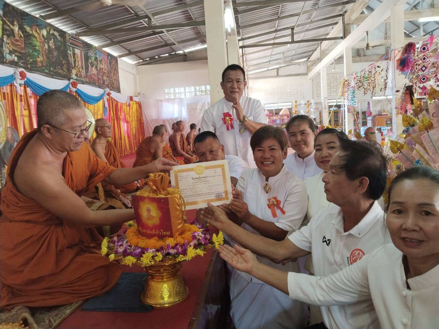 ภาพร่วมพิธีกรรมวัดโพธิ์ชัยบ้านงอย-เลิงทอง