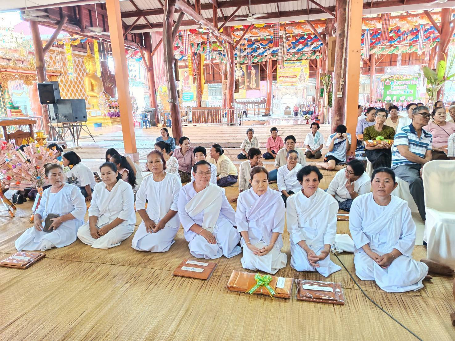 ภาพร่วมพิธีกรรมวัดสระบัว