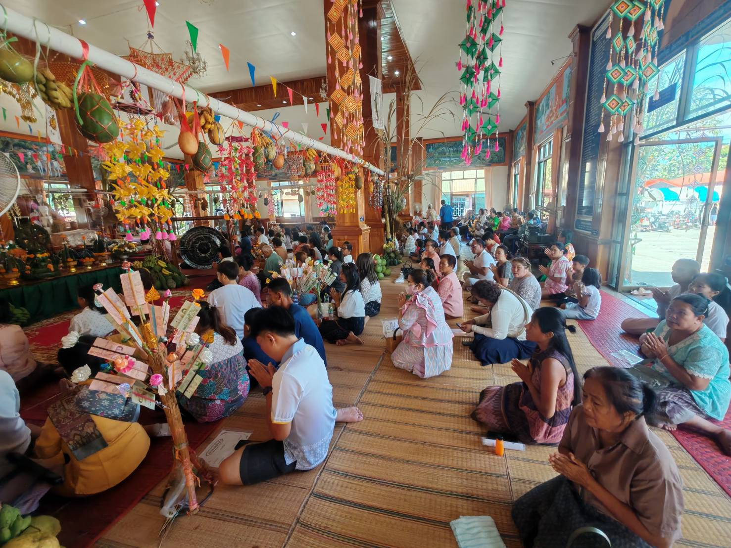 ภาพร่วมพิธีกรรมวัดสีหนาทศาสดาราม