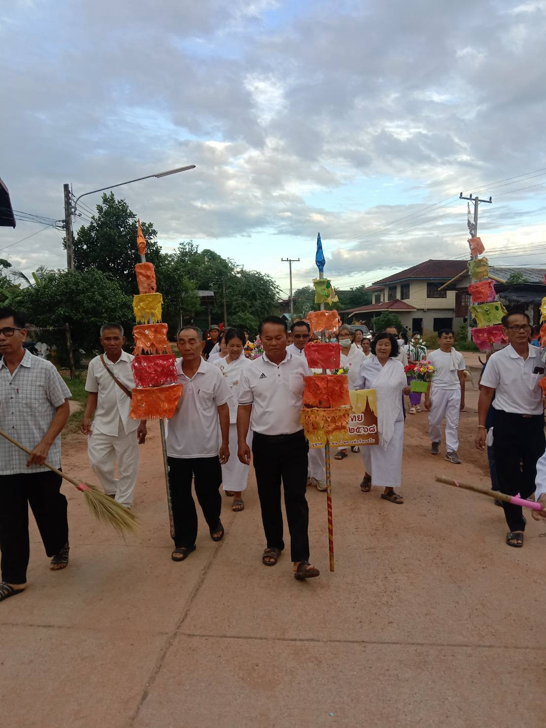 ภาพร่วมพิธีกรรมวัดชัยอัมพร