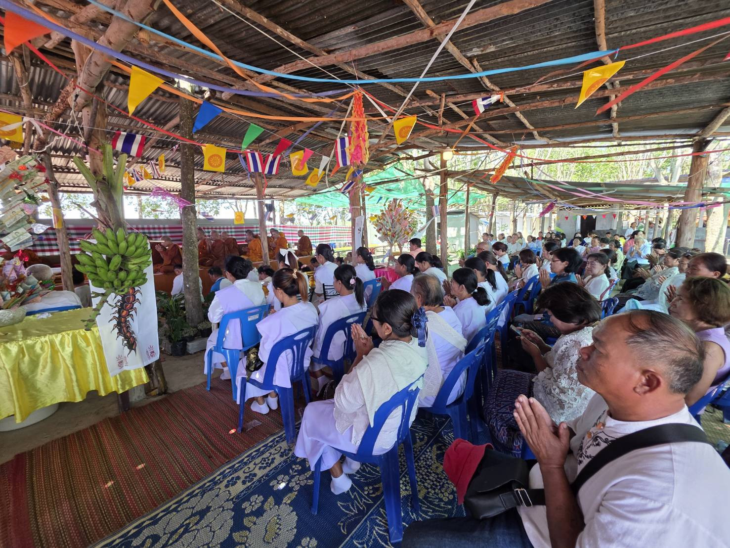 ภาพร่วมพิธีกรรมศูนย์ปฏิบัติธรรมมูลนิธิหลวงปู่มั่น