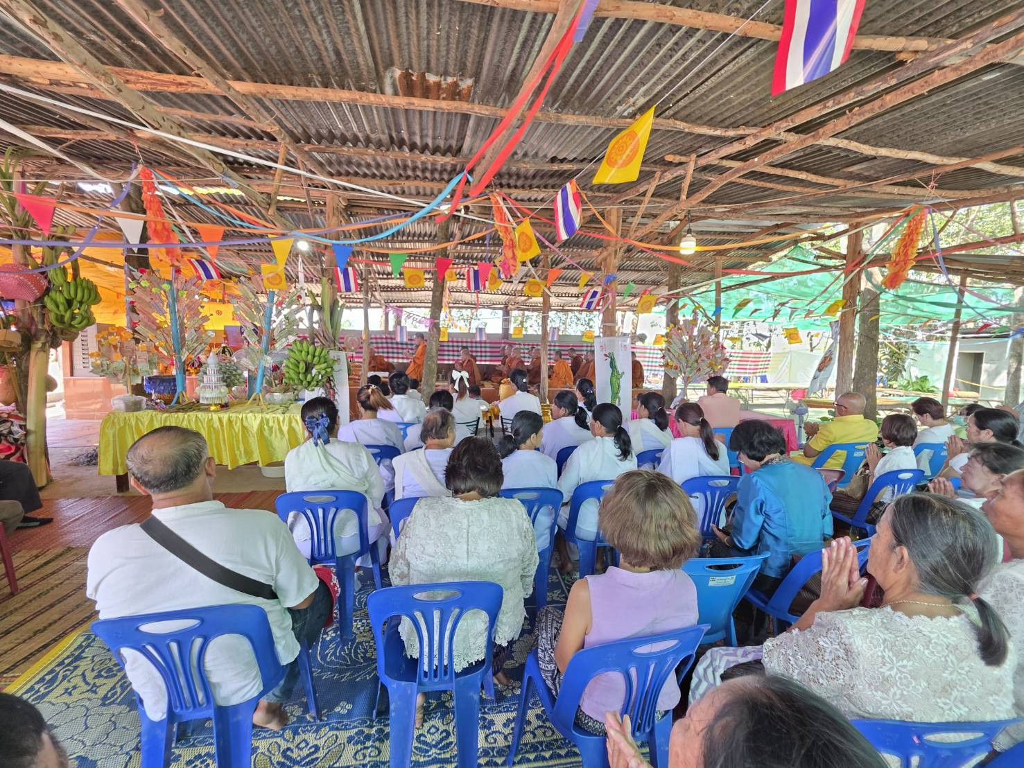 ภาพร่วมพิธีกรรมศูนย์ปฏิบัติธรรมมูลนิธิหลวงปู่มั่น