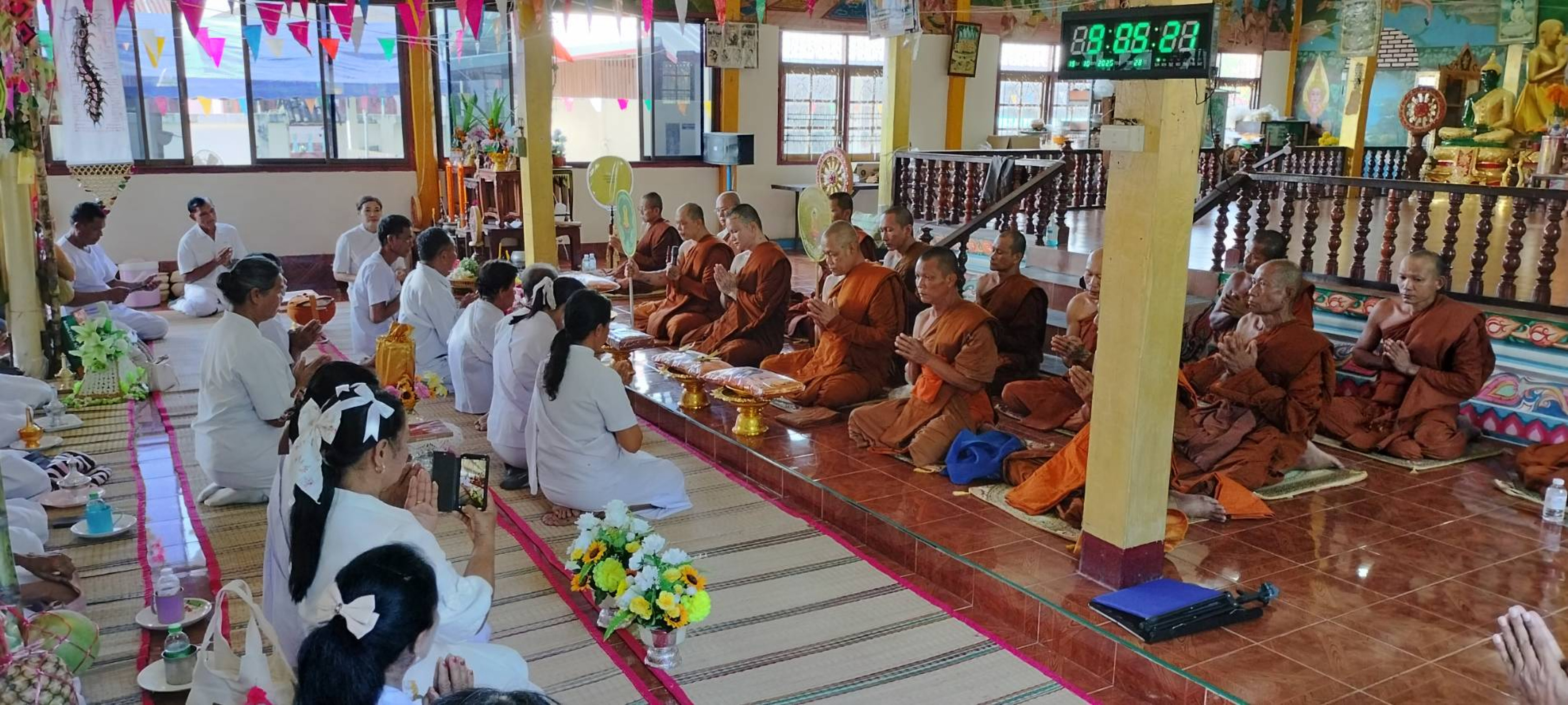 ภาพร่วมพิธีกรรมวัดอุทกโสภาราม