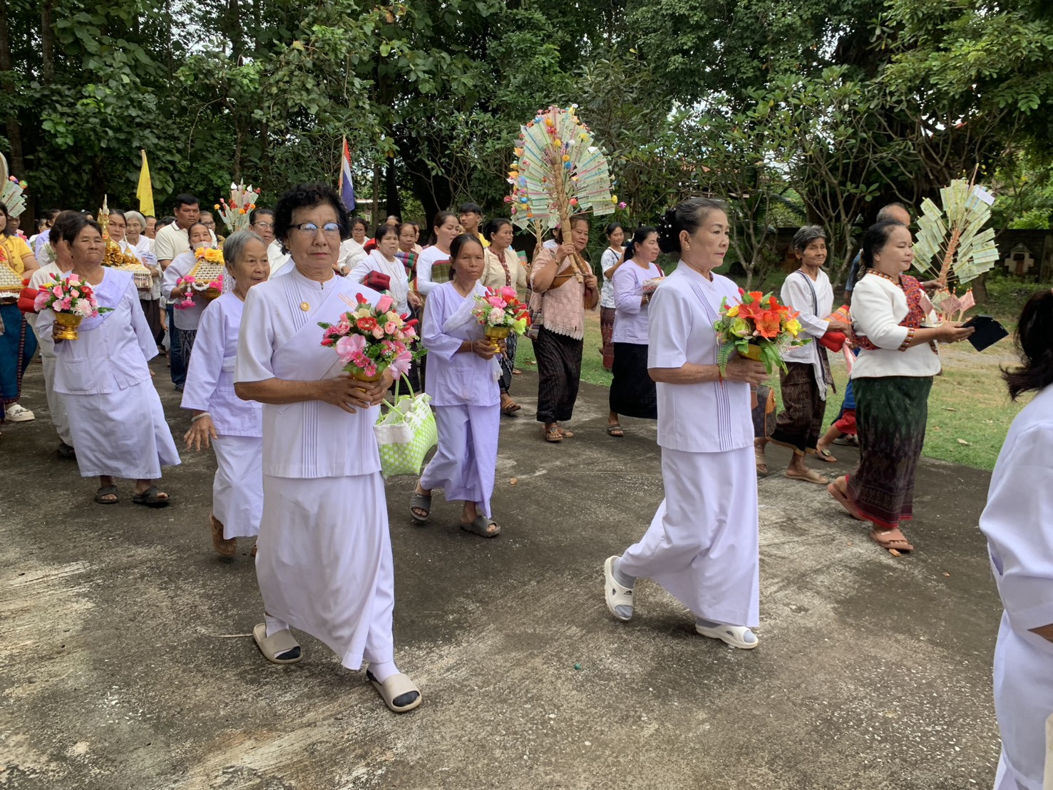 ภาพร่วมพิธีกรรมวัดศรีสง่าธรรม