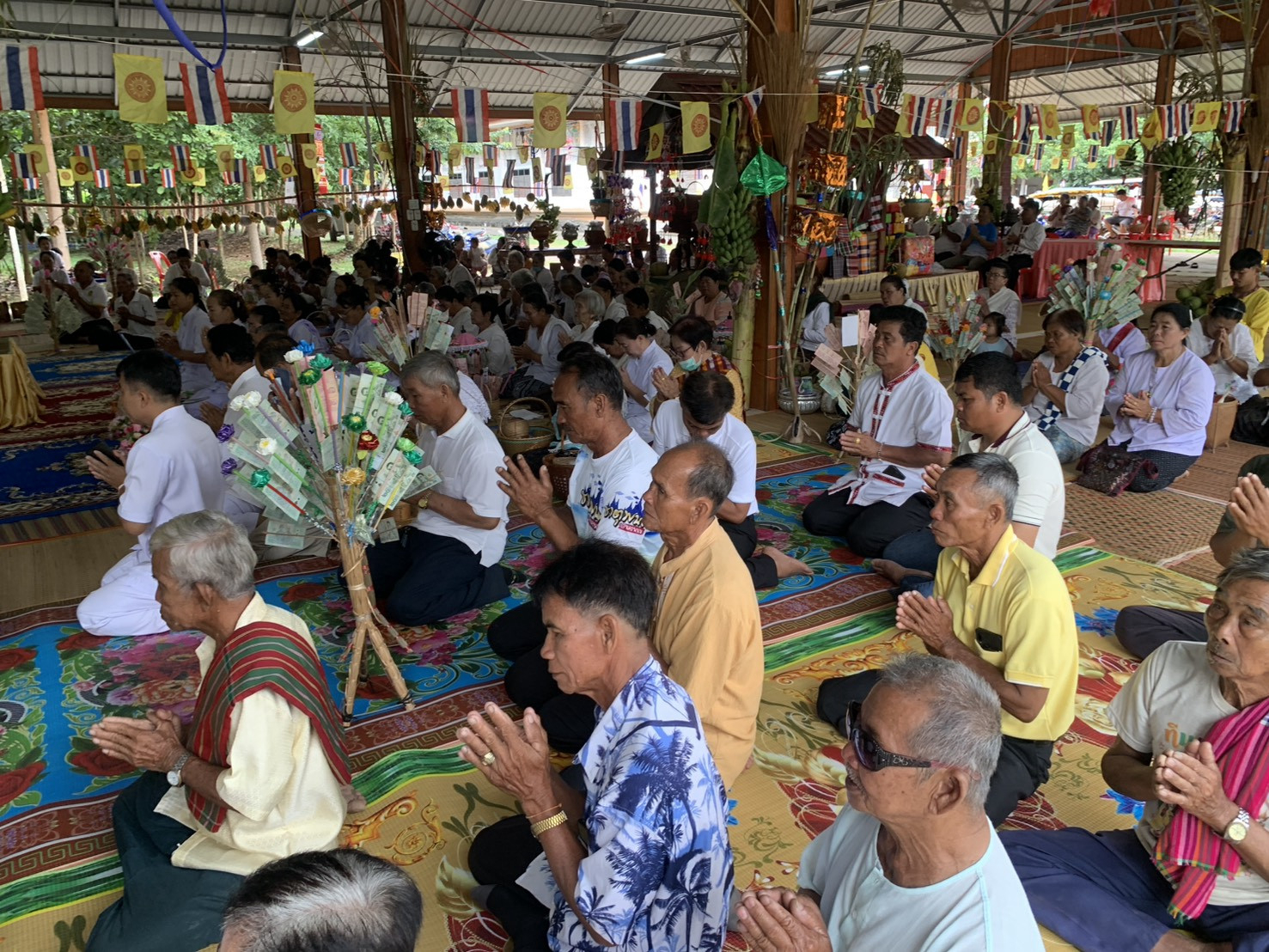 ภาพร่วมพิธีกรรมวัดศรีสง่าธรรม