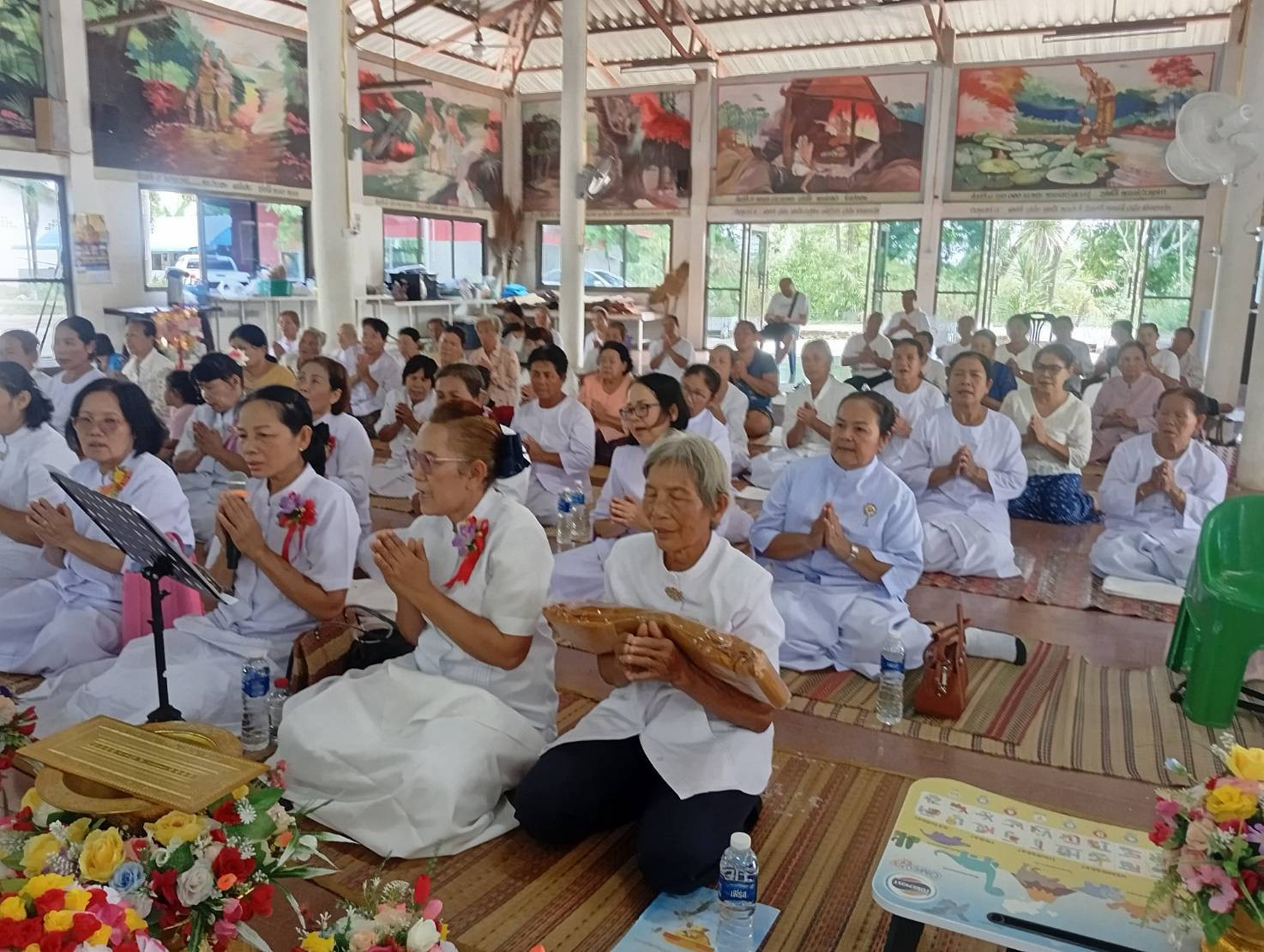 ภาพร่วมพิธีกรรมวัดทุ่งสว่าง