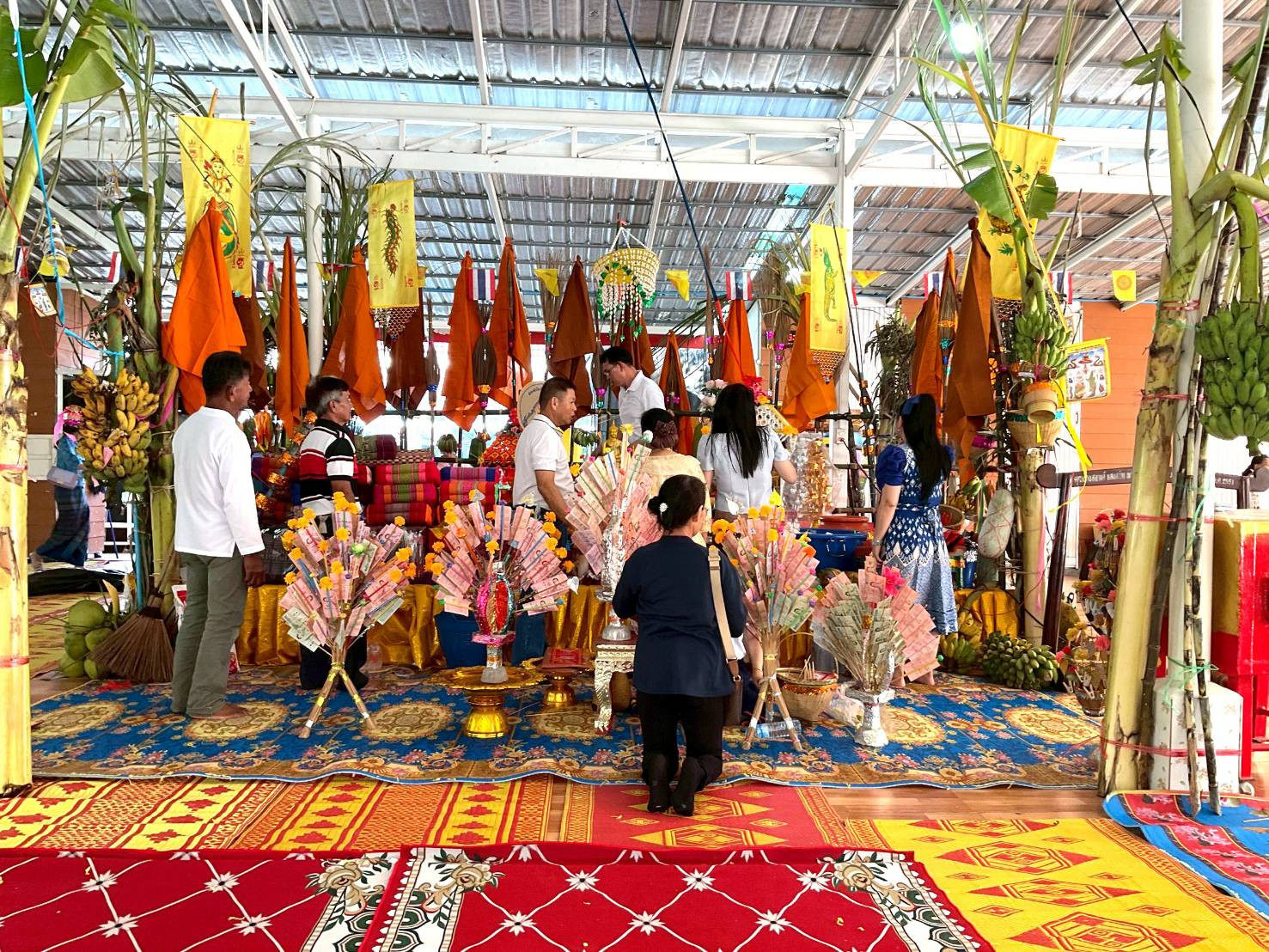 ภาพร่วมพิธีกรรมวัดป่าวิเวกโนนแคน