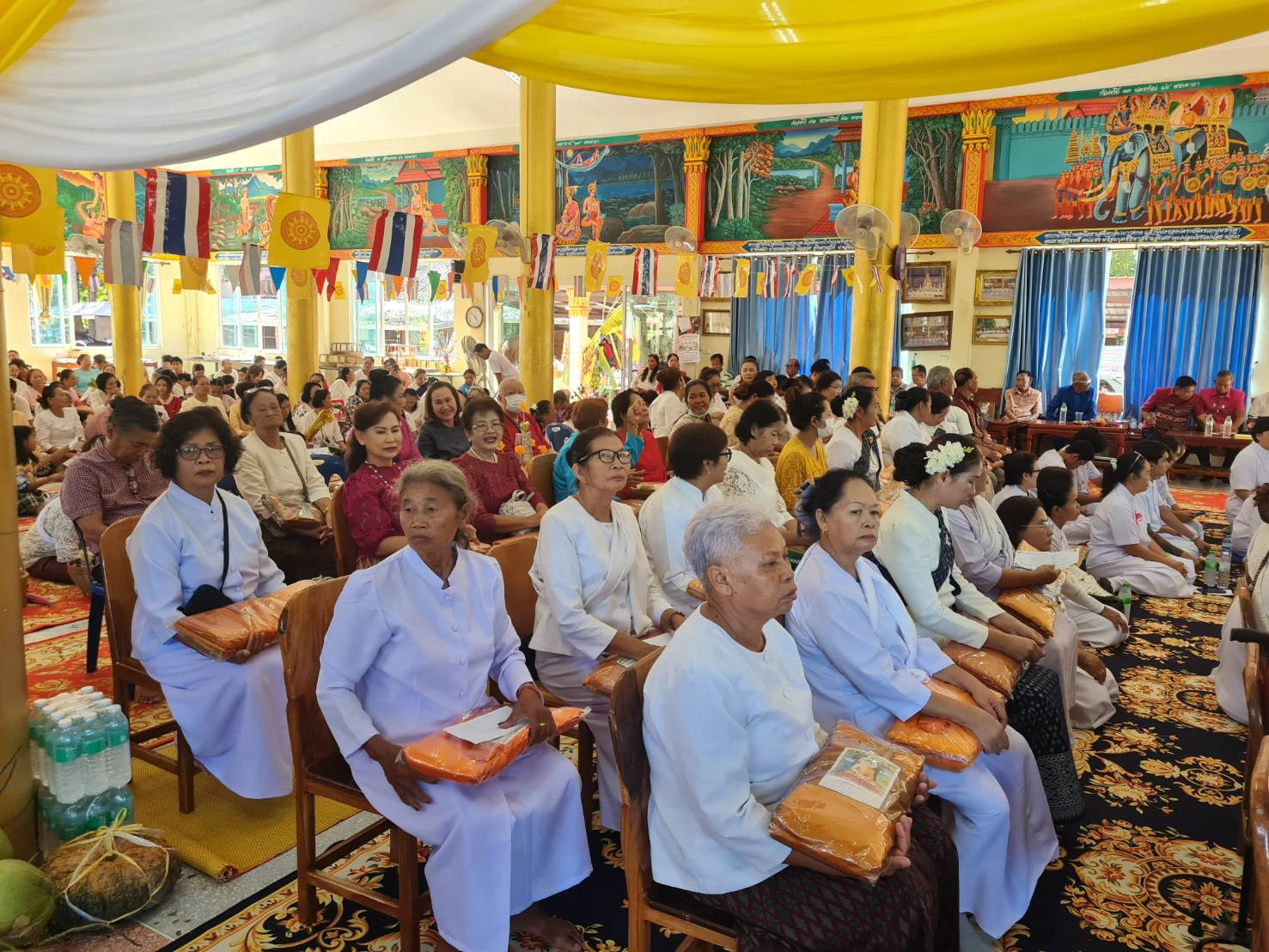 ภาพร่วมพิธีกรรมวัดโพธิ์ชัย