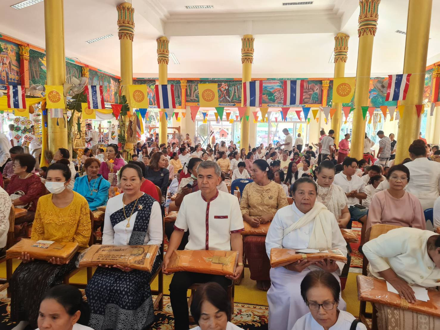 ภาพร่วมพิธีกรรมวัดโพธิ์ชัย