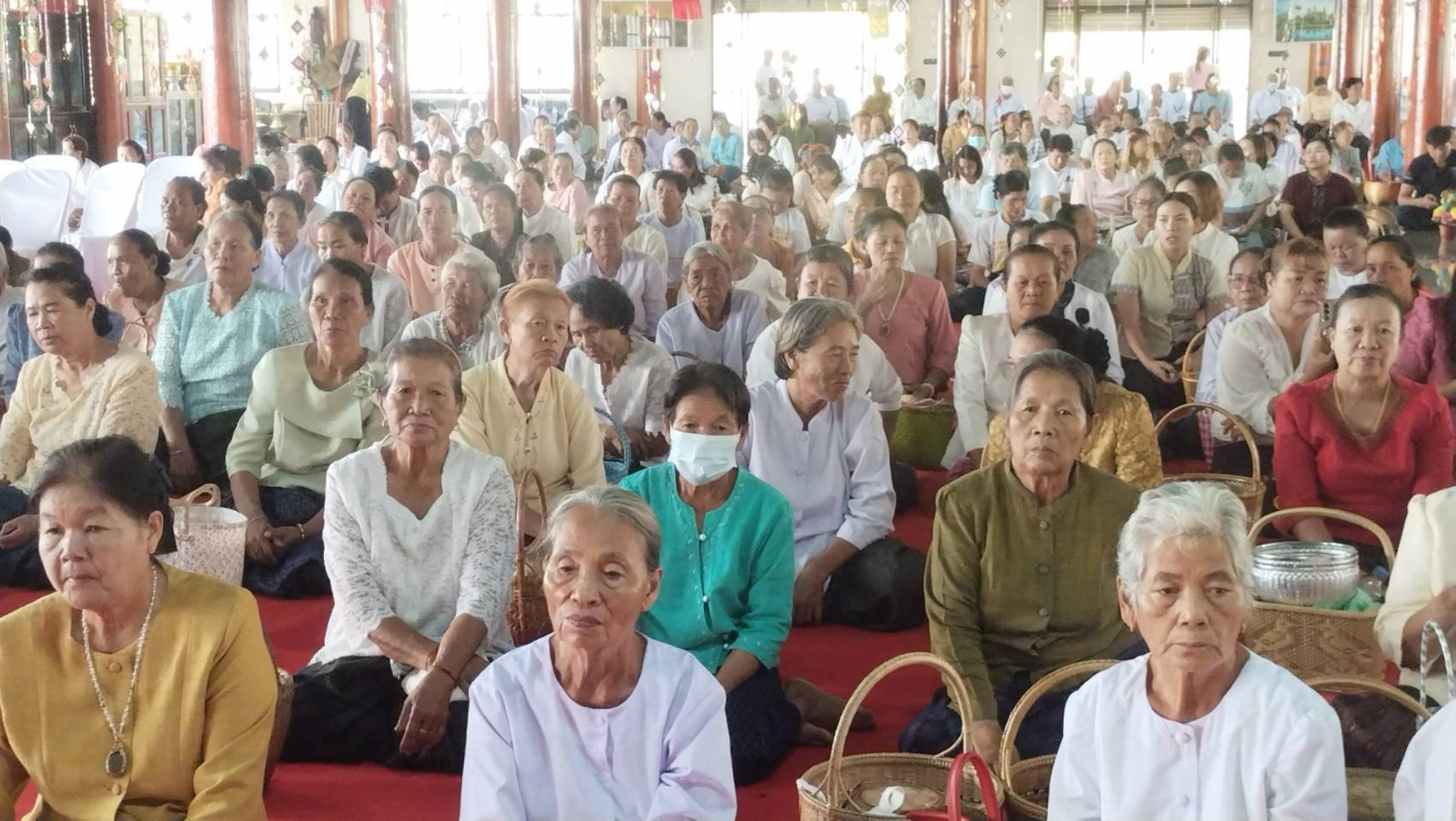 ภาพร่วมพิธีกรรมวัดศรีสง่าวธาราม