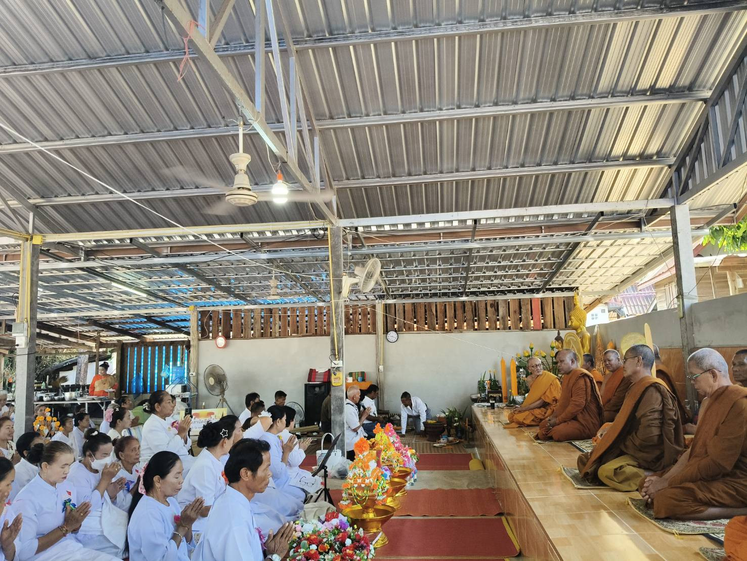 ภาพร่วมพิธีกรรมวัดเกาะแก้ว