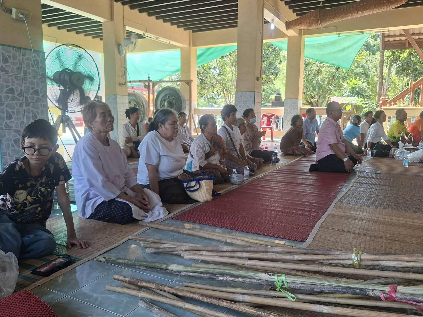 ภาพร่วมพิธีกรรมวัดทวีวิหาร