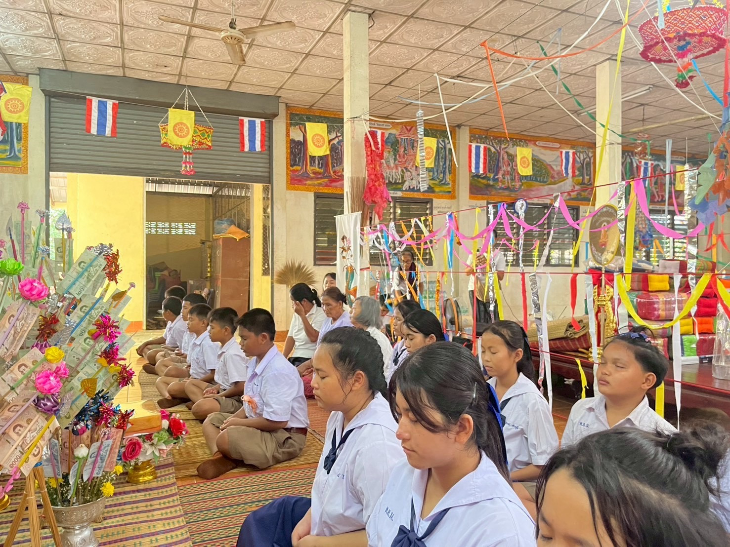 ภาพร่วมพิธีกรรมวัดสุกรมงคล